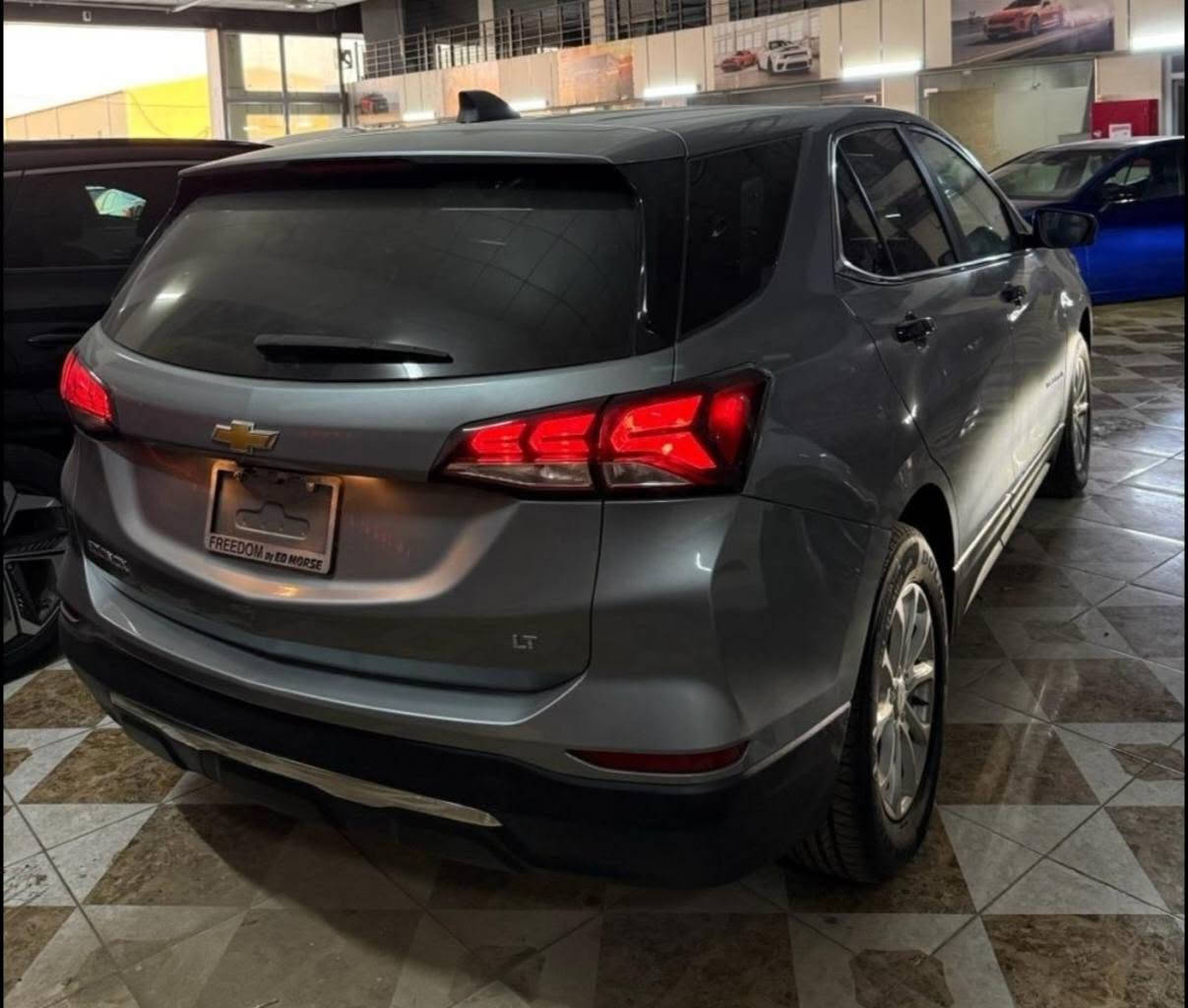 سلام عليكم للبيع 📢 
للبيع / شوفرليت ايكونكس 🚘 
الموديل/2023
ماشيه 25000 mi 📟 
مواصفات/(بصمه تشغيل+ بصمه ابواب عدد2/ رادار صور📸 الضرر مرفقه بالمنشور  امامي توقف ذاتي عند الاقتراب/ هند بريك كهربائي/ Led امامي / اوتو هولد/ تحكمات ستيرن كامله...تحديد مسار .. تثبيت سرعه / شاشه تدعم ابل كاربلي + اندرويد اوتو + منفذ يو اس بي + اواكس سياره بدون ايرباك وبدون دواخل 
مكان السياره ميسان للاستفسار *********** ☎️
 السياره رقم اربيل 📜
