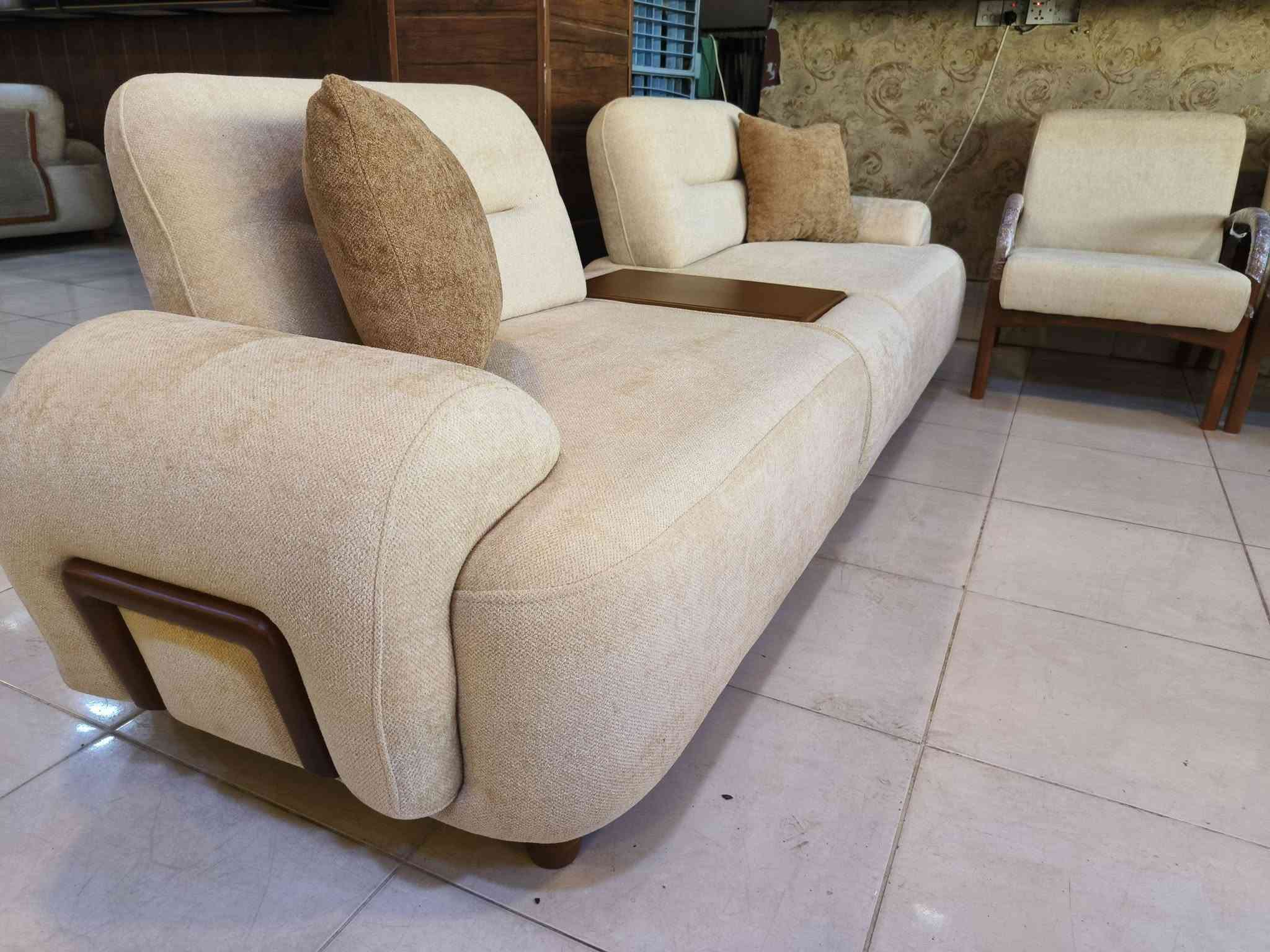 موبليات لا ماسو 🛋️
يتوفر توصيل 🚚 الى جميع محافظات العراق
للحجز الفوري راسلنا واتساب☎️***********
***********  
📍العنوان اربيل سايدين المنارة مقابل سوق اللنكة الجديد مقابل عمارة F
⏰ يومياً من 10 صباحاً لـ 11 ليلاً ‎
