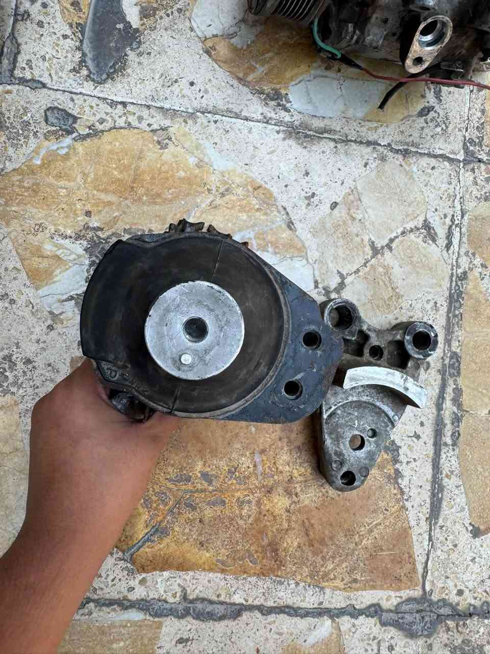 قطع غيار هوندا سيفيك متوفرة للبيع: 🚗
تكايات رأس للمقاعد (زوج): 35,000 دينار (وبيها مجال بسيط)
 قواعد محرك (الشيال وقواعد الحديد): 40,000 دينار
 حساس اير فلو (MAF Sensor أصلي): 40,000 دينار
 حساس ماب (MAP Sensor أصلي): 25,000 دينار
 علامات هوندا (علامة ستيرن + علامة خارجية): 10,000 دينار (للقطعتين)
📍 العنوان: بغداد - حي الإعلام / تقاطع درويش
📞 للتواصل: *********** أو مراسلة الخاص.
⚠️⚠️⚠️ تنبيه مهم جداً: ⚠️⚠️⚠️
إخوان بس ذن الغراض المتوفرات عندي، وما عندي محل ولا قطع ثانية! 🛑🚨
