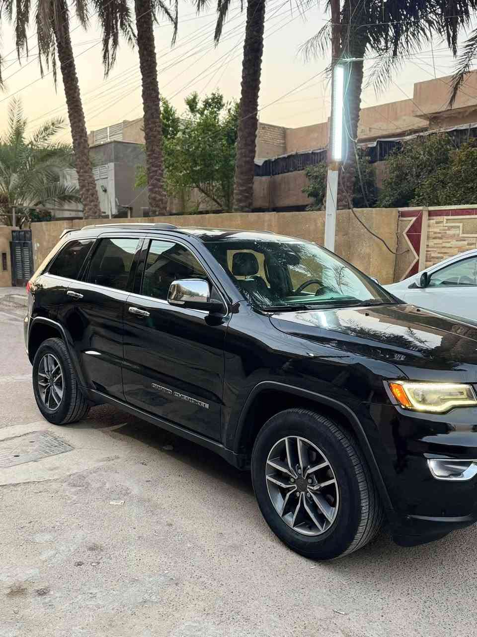 جراند شيروكي لمتد • ٢٠٢٠ • ٣٦٠٠
