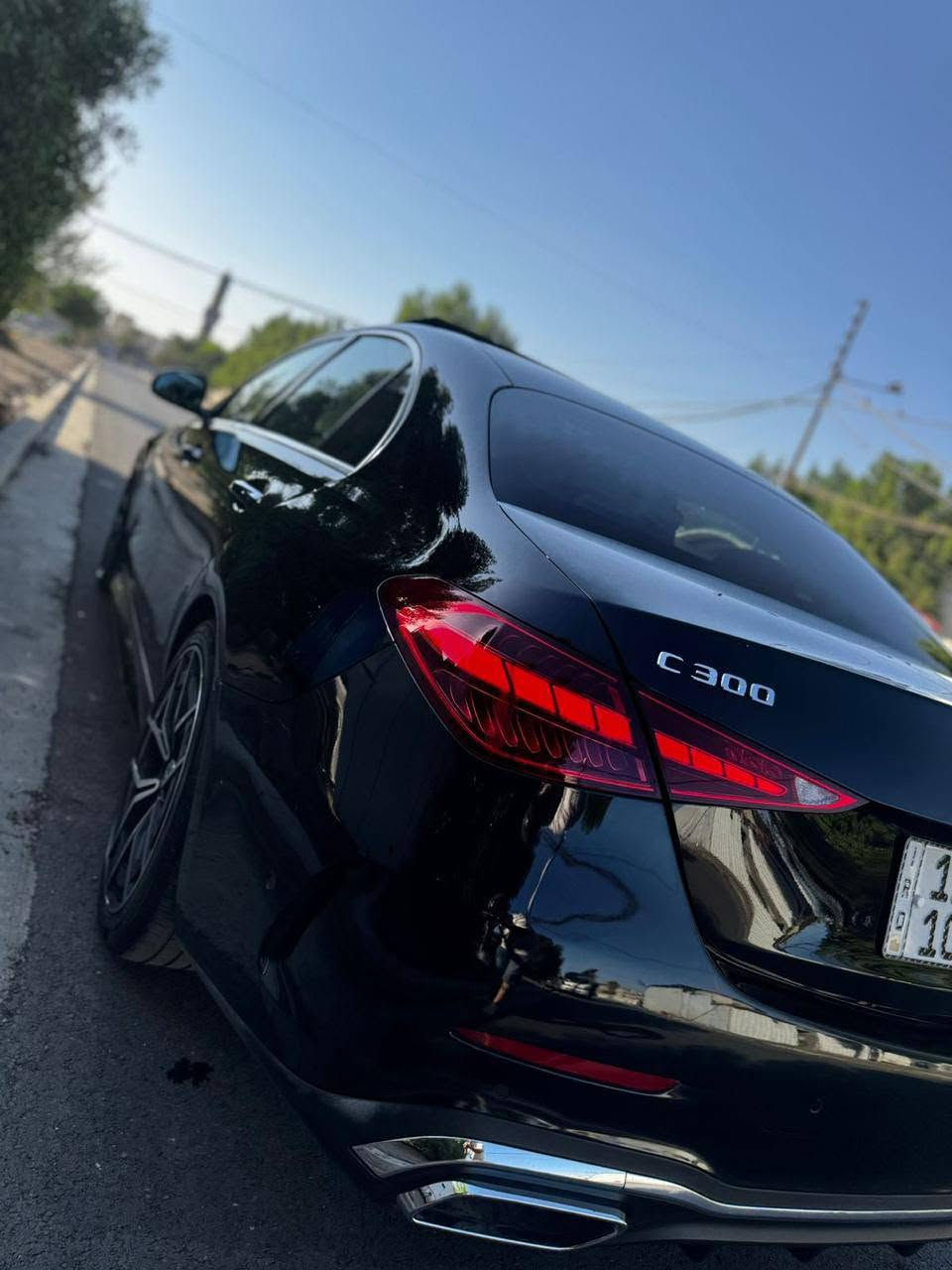 السلام عليكم ورحمة الله وبركاته
للبيع فقط مارسدس C300 وكاله المانيه ضمان 📌
2023رقم بغداد انكليزي 📌
بانورامه 📌
داخل 70لون اناره 📌
جنطه كهرباء 📌
ويلكب نجمه 📌
كشنات كهرباء ⚡️ 
داخل اوف وايت 📌
سياره جداً نضيفه 📌
عداد المسافه44000km📌
الهاتف ***********
 ملاحضه السيارة المانيه ضمان كفاله عده صبغ الجاملغ  الامامي  
العنوان بغداد
