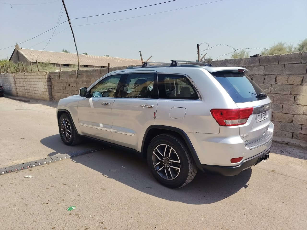 جيب موديل ٢٠٠١١ سيارة رقم بغداد انكليزي هزة جديدة  جاهزة الف دينار متصرف عليهة كير مكينة تخم تاير حدادية كلة جديد داخل جديد كهرباء كلة مملعوب بي مروحة عاصفة برمجة عبوة بيت بم اصلية نوزلات بلكات سيارة عليهة ادامة بيهة قطعتين صبغ مكان السيارة زعفرانية السعر ١٢٨ تلفون ***********
