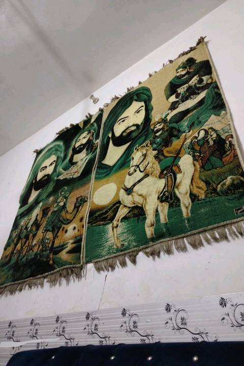 صورة واحدة • سجاد