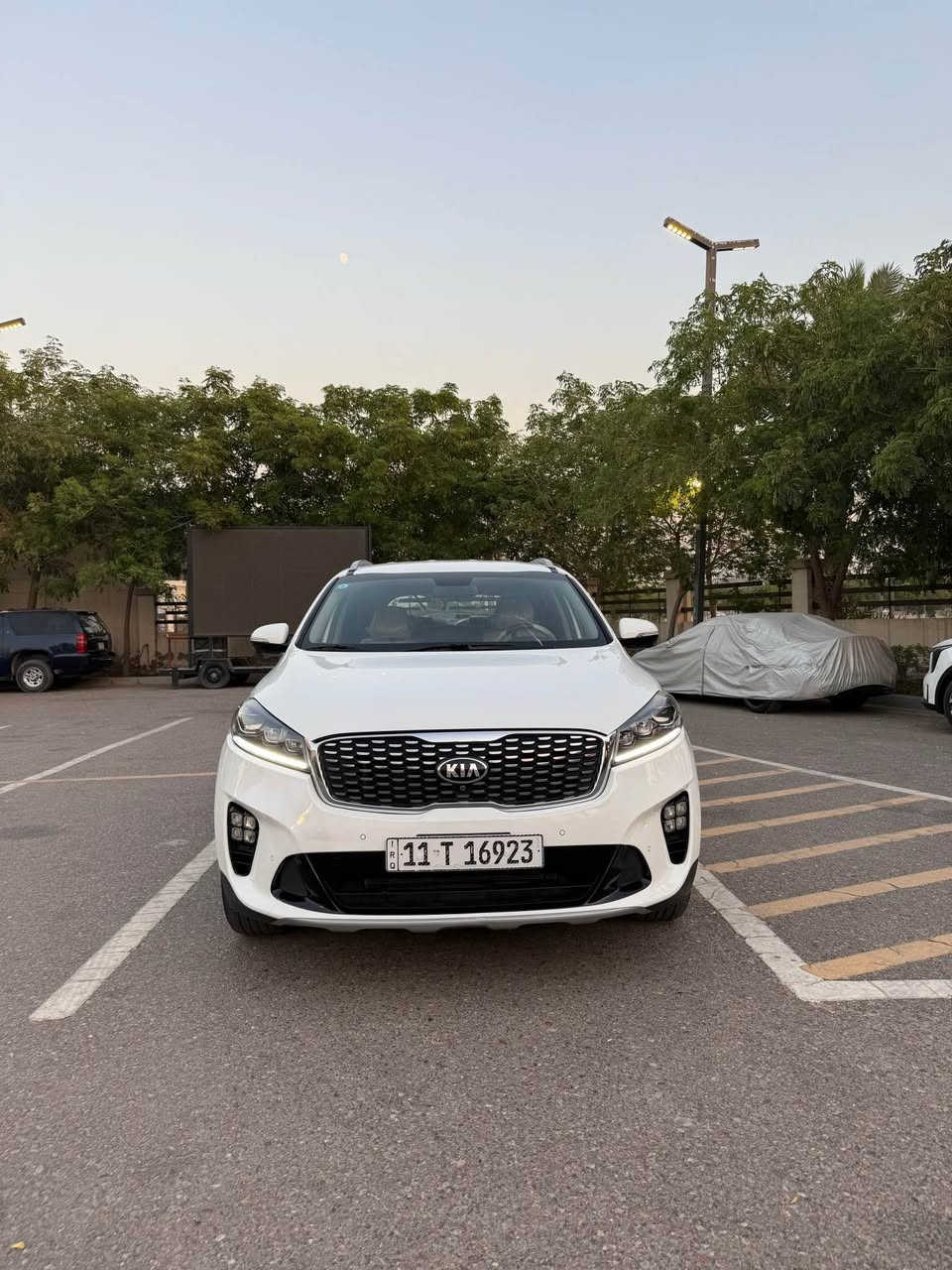 سورنتو 2020 للبيع Sorento 2020

السلام عليكم سورنتو خليجي(شركة الدولية) للبيع السيارة رقم بغداد مشروع وطني

وعليها صيانه ال 60 الف كيلو الي تكون تبديل جميع القطع الاستهلاكيه مثل الصدر ومنظومه البانزين ومنظمومه البريك وهاي تفاصيل هيه صيانة معروفه من الشركة الدولية

السيارة فول مواصفات عدا البانوراما والفور ويل

عداد km=  ٨٩ الف كيلو 
محرك 6 سلندر 3.5
4 كاميرات محيطية 360 درجة
بصمتين
كشنات جلد
كشنات كهرباء
7 راكب
اوتو هولد
نظام ترحيب
حساسات كاملة 
تبريد 3 قطع منفصل
جنطة كهرباء
لايت LED
شاحن لاسلكي

سيارة نظفية والصور والفديوات واضحة برغي واحد ممفتوح خارج الوكاله لان اي شغله تتبدل يسقط الضمان ومكفولة كير ومحرك تبديل وصيانة دورية اول باول فقط بالدولية واوراق الصيانة من اخذتها لحد هسه كلها موجودة 

-فقط بيها باب الجنطة مفتوح وبي ضربه خفيفة
وباب خلف السائق ايضا  بارد قليل

-سعر السيارة 23,500$

مكان السيارة : بغداد / القاهرة
التواصل فقط عالواتساب *********** 
غير متواجد عالفيس بغداد, العراق
