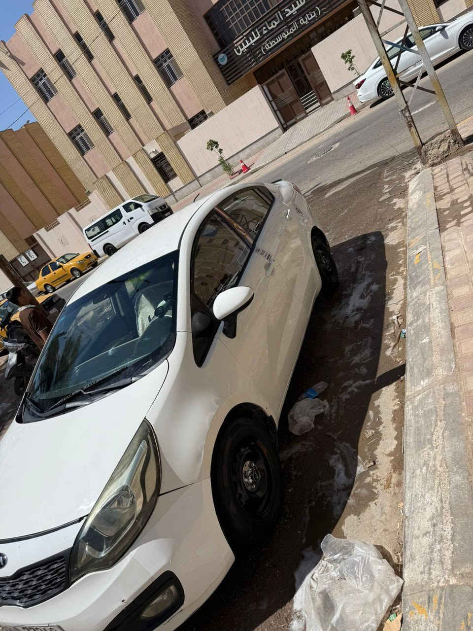 كيا ريو مديل 15 للبيع السعر 69 وبيه مجال مكاني كربلاء الرقم ***********
