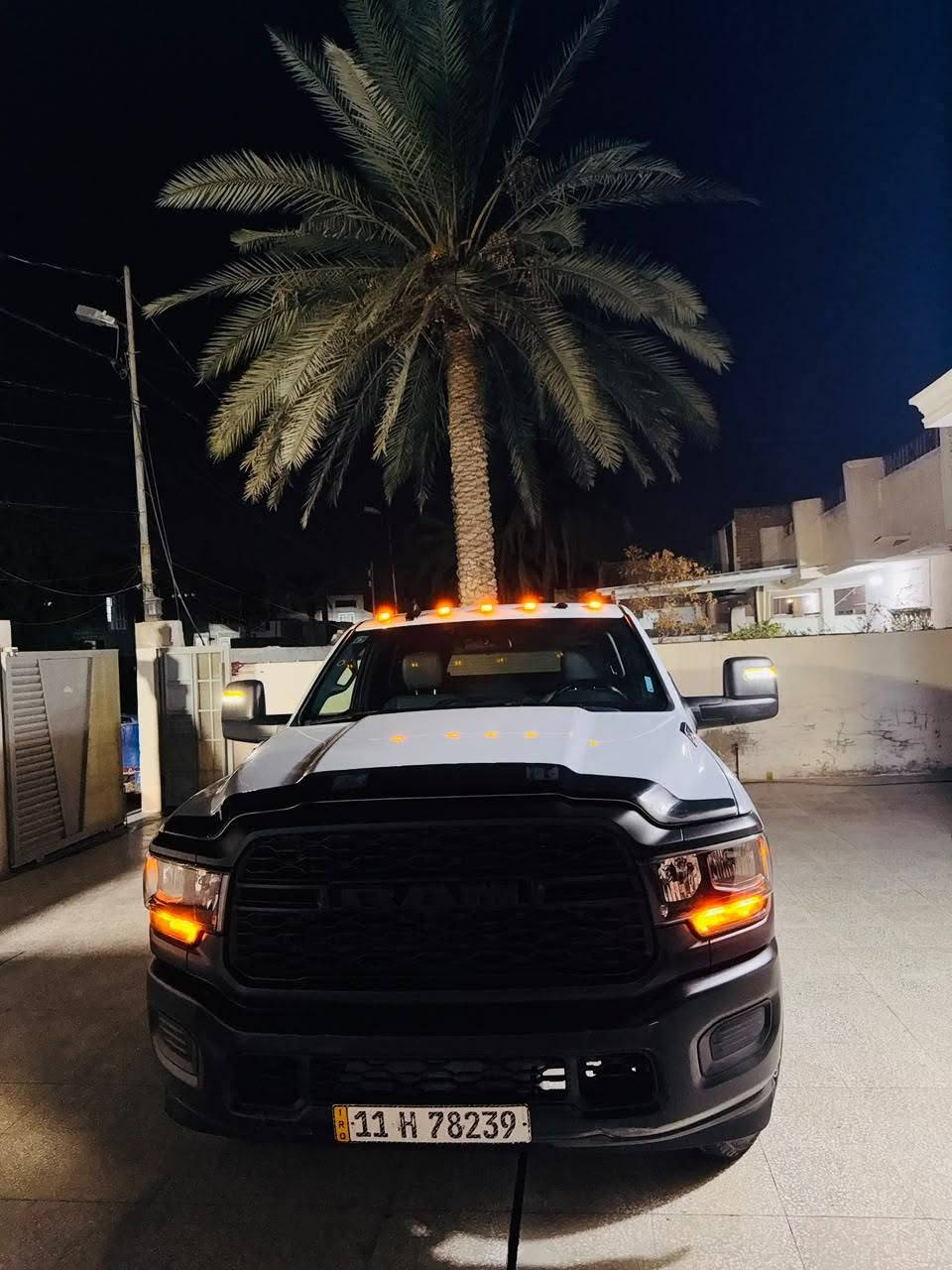 سلام عليكم 
دوج رام 2024
فحل 8 برغي حجم 2500 بدي طويل محرك V8 6.4 HEMI (بانزين)
 السياره اني مستورده كلين تايتل بدون حادث ماشية 11 الف بعده بحاله الوكاله
 السياره مواصفات heavy duty فول. 
بصمه
مري كهرباء شفط+اناره بالمري عند الرجوع 
شاشه كبيره كار بلي 
كير ماوس 
كشنات جلد 
رادار امامي خلفي 
نقطه عمياء 
كروز سرعة 
وباقي المواصفات المعروفه. 
السياره مكفوله اي نقص ما بيها. 
الاستفسار ***********.
