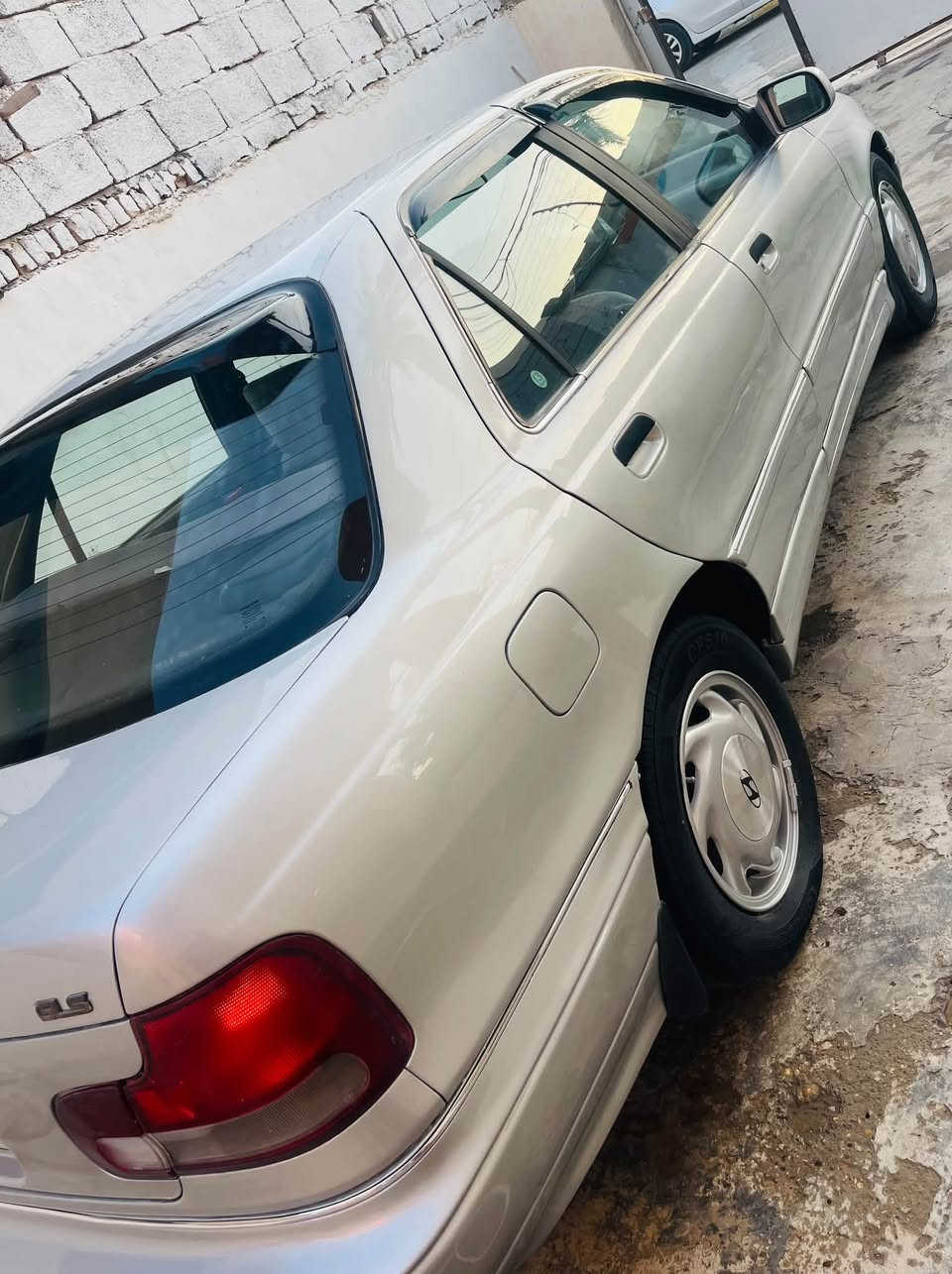 السلام عليكم ورحمة الله وبركاته 
� للبيع هونداي إلنترا دمعة دبل تريشة موديل 1995

📍 رقم بغداد – مشروع وطني
📅 السنوية لغاية 2028
❄️ تبريد ثلج
🔥 تدفئة
⚙️ محرك وگير مكفولات
🔄 گير أوتماتيك
🛞 ويل كب بلادي
🎨 مصبوغة للجمالية فقط بدون أي ضرر

✅ السيارة على وضع الشركة
✅ شرط فرمات شركة وما ملعوب بيهن
✅ الكهربائيات كلها جاهزة بلادية
✅ شاشة تاب وسماعات جدد

📍 الموقع: ديالى – المقدادية – حي المعلمين

💰 السعر: خاص او الاتصال بالرقم 
📞 للاتصال: ***********
