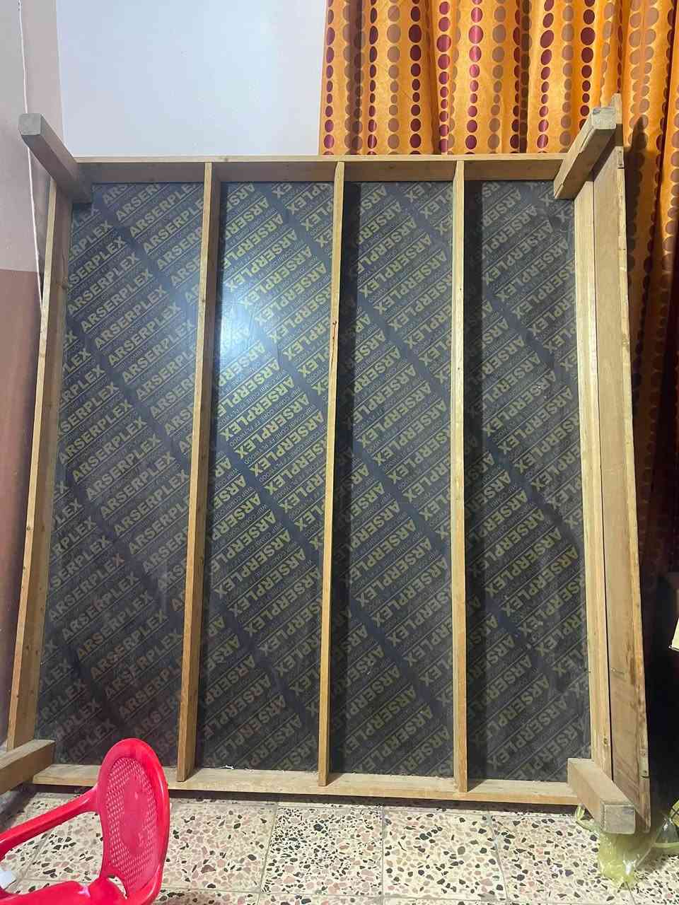 غرفة تسكام عراقية اريدهه ب٤٠٠ 
و هاي جربايتهه ستوني مسويتهه جديده 
النجف حي النصر ***********
