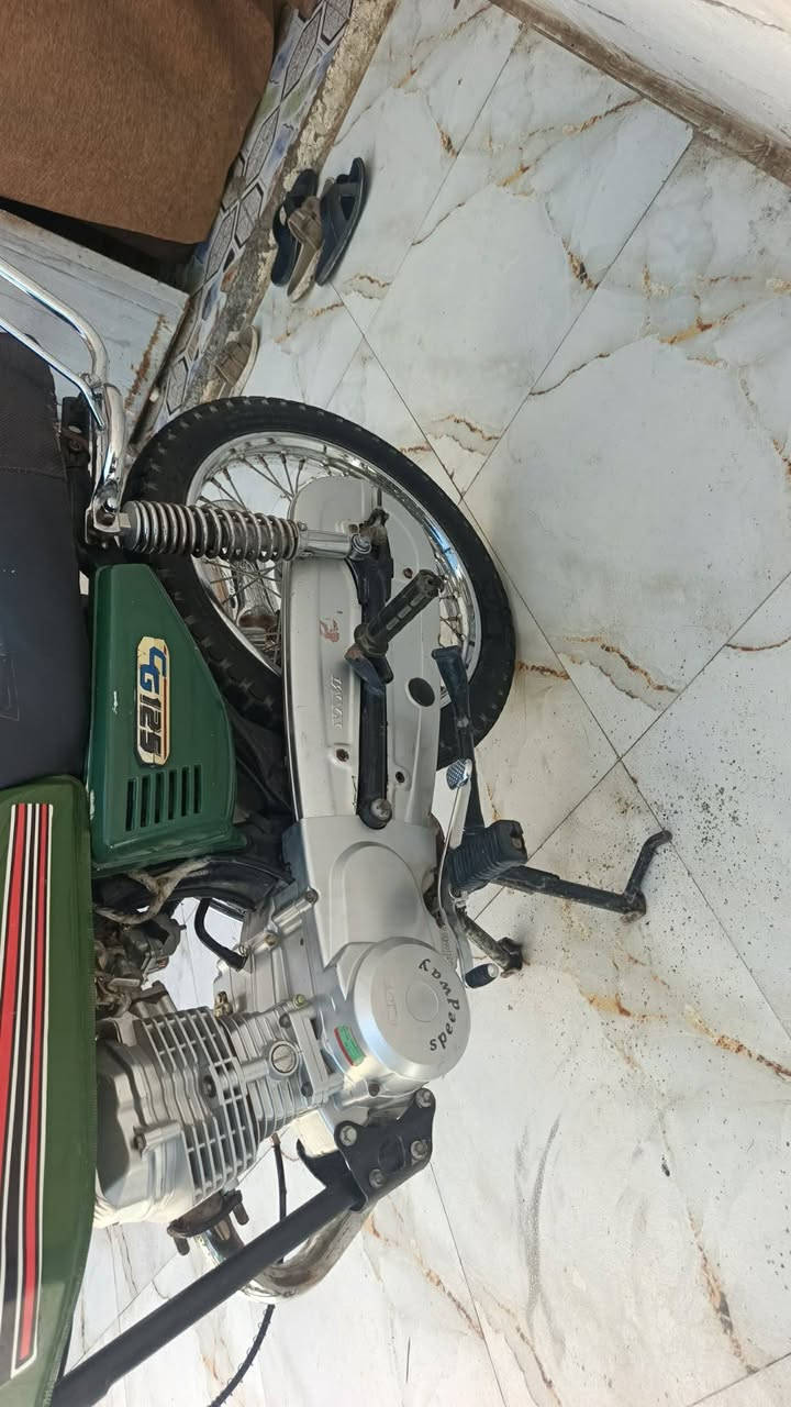 سلام عليكم دراجه البيع المكان ناصريه سوك الشيوخ الشراي يتصل ***********
