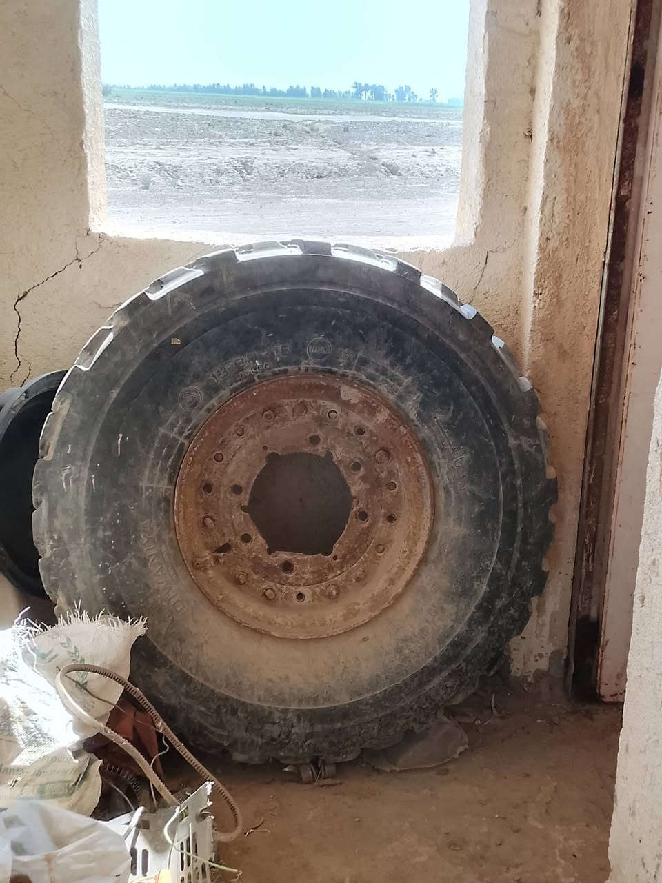 عربانه للبيع جديده تخم تاير حداديه جديده
الاتصال برقم 
‏‪***********‬‏
