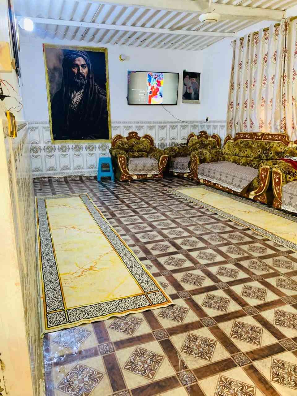بيت ب5 دونم مساحه 300 للبيع بسعر مناسب للستفسار***********
