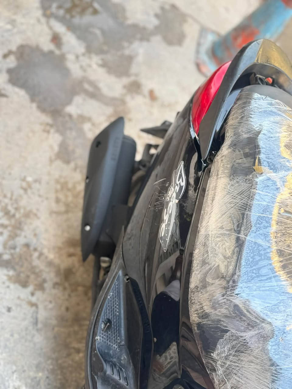 السلام عليكم
للبيع بريز نضيفة مثل متشوف
كفرات بلادية مكينة بلادية 
بحالة جيدة
لادخان ولاتبخير
نقص باتري+اشارة يسرة 
سلف شغال بشرط فاحصة
نكرة هندر كابريتر بلادية بشرط
دراجة حلوة مرتبة
سعر480الف
بيها مجال بس مو هواي
عنوان/الاعظمية/قرب ساحة عنتر
ملاحضة مكلف بلنشر
***********
غير متواجد فيس
