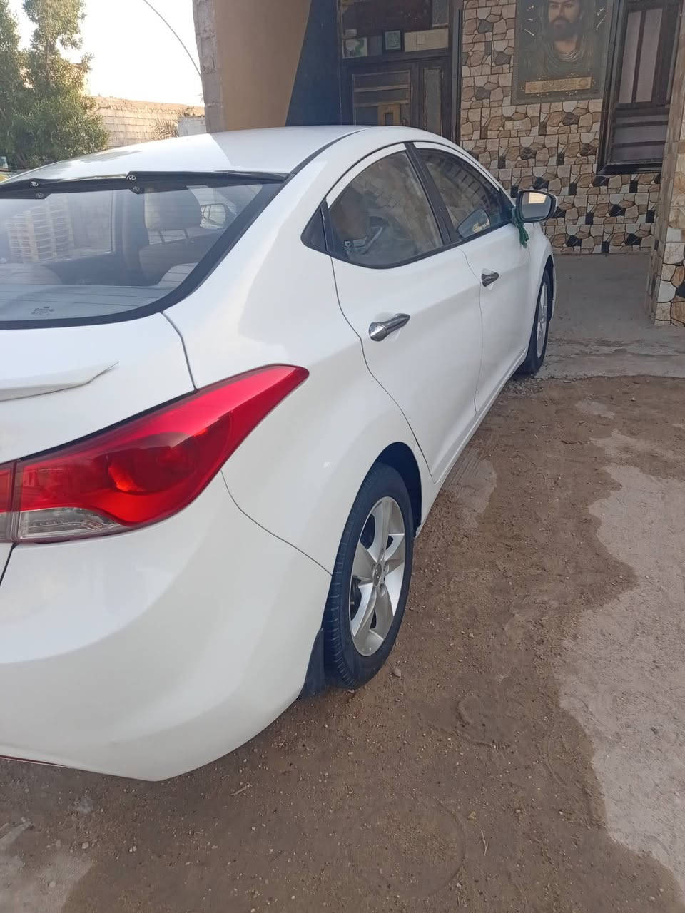 النترا 2014 مكينة 1600دوش ابلادي السياره مكفوله عدا شبر بارد بالبيد والهلال الجاملغ الخلفي مصبوغ
