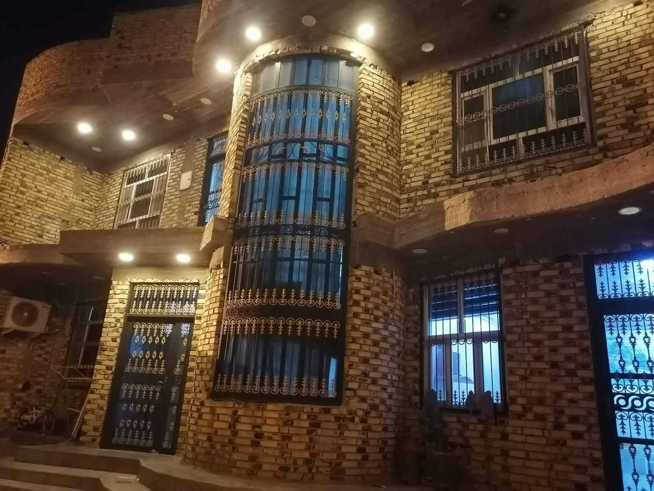 دار للبيع
مساحه 260 متر طابو صرف
6 غرفه نوم موقع مميز مقابل ساحه
الموقع بابل ابو غرق خلف صيدلية البيان
قريب جداا على سوق ابي غرق
بناء حديث ***********
