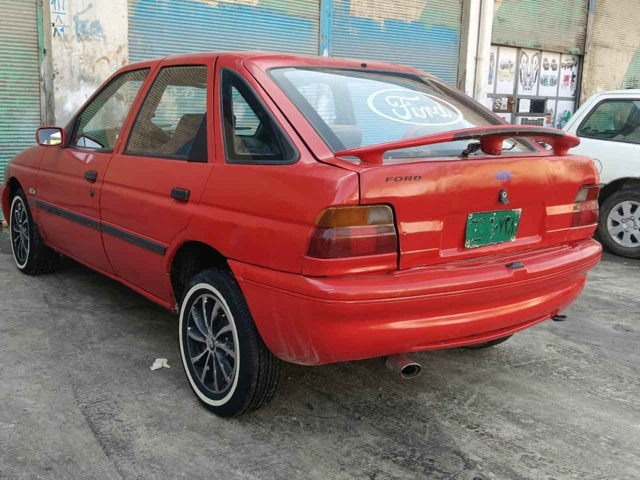 فورد اسكورت 91 رقم اخضر تحويل الشرعي بالموصل طخم جديد ابريك جديد عاينه وكليج جديد كير شرط المحرك بي صرف عنوان الموصل الأيسر السعر 12@ ***********
