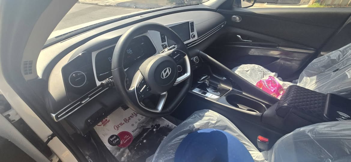 أربيل
٢٠٢٤
سياره مكفوله كفاله عامه  
المواصفات فوووول      .      محرك 1500 دبل نوزل دوش 
شاشه ديجتال 
بصمه                          
كشنات جلد 
هند بريك بصمه       
اوتو هولد                  
فتحه سقف               
محرك 1500دبل نوزل                           
حساس لايت 
حساس خلفي بلادي 
حساس أمامي بلادي
تبريد قطعتين
كاميرا خلفيه بلادي  
نضام ترحيب 
مري شفط
نضام مود درايف إيكو وسبورت و عادي
تحكم ستيرن فول 
ويل كب كروم حجم 1
لد امامي نهاري
مانع انزلاق
مانع انحدار 
لايت عدسات زنون 
ايرباكات عدد ٦
جهاز موازنه ABS 
الجام كله مغلف تغليف حراري 
مغلفه جلد الارضيات والصندوق  
عداد المسافة ٢٦ الف قابل للزيادة 
السيارة بااسمي تحويل مباشر 

السعر١٣٨ وبيهه مجال بسيط 

📍العنوان بغداد  حي الجامعة 
للاستفسار الاتصال  📞
*********** وتس اب فقط
