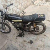 سوزوكي • صوت بالمكينة • يحتاج تصليح