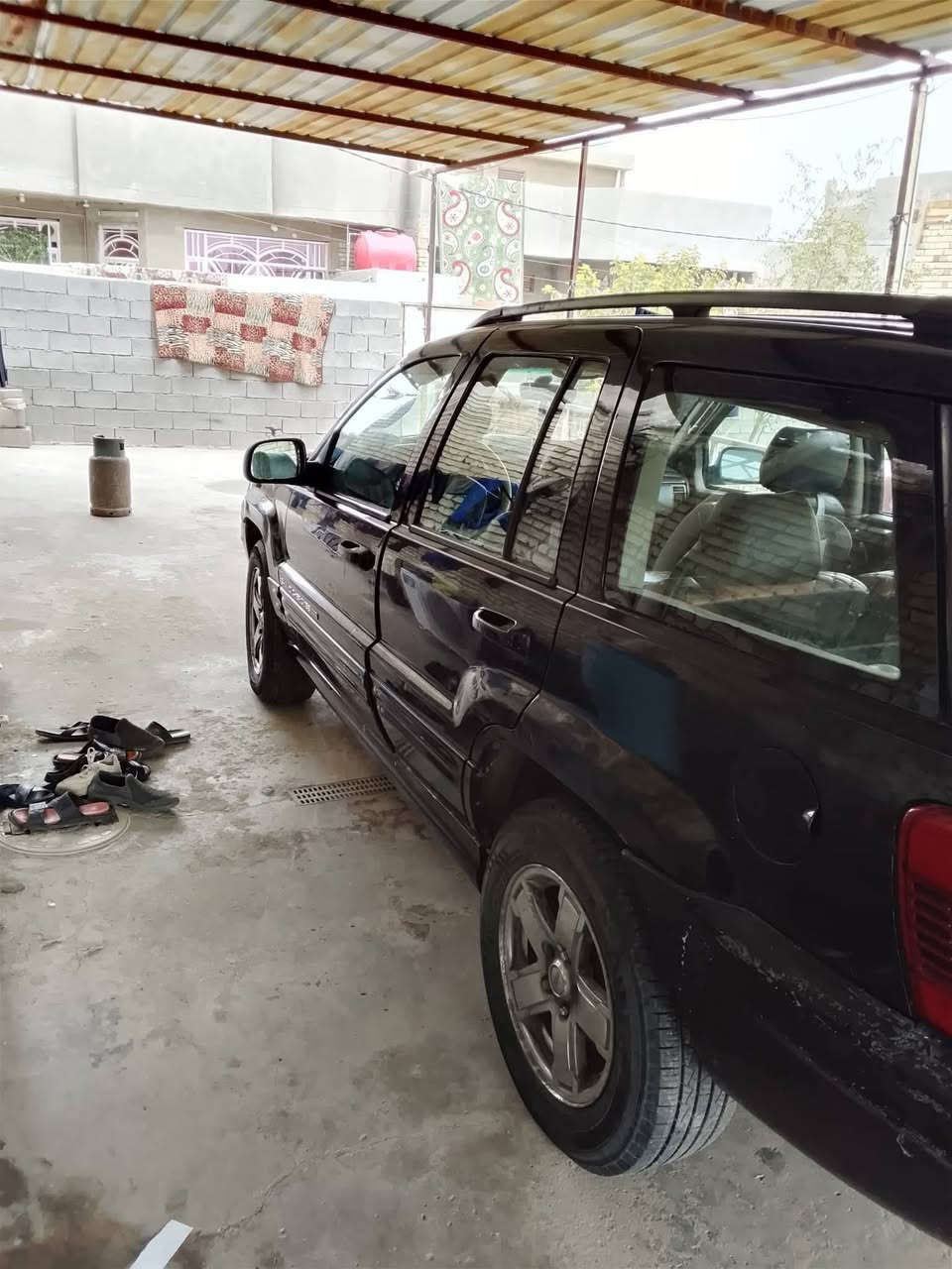 سلام عليكم  جيب كراند شيروكي مديل2002محور ففتي كير ومكينه ففتي3000 خير من الله 50وبيها مجال حك الجيه المكان بغداد***********
