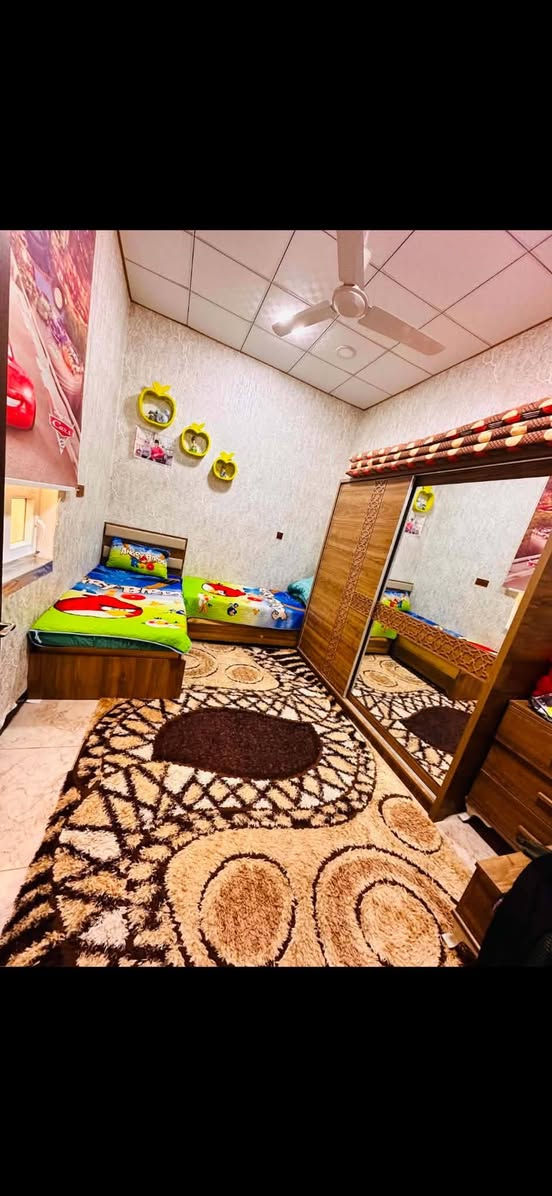 🏡 دار للبيع.. بناء حديث 
📍الموقع : بهرز ـ حي صدام ـ قرب دار المحامي زكي سعدون 
📐 المساحة : 200م  الوجه 10 
🧾 سند الملكية : طابو ملك صرف ( تحويل مباشر) 
سنة البناء : 2020 
يتكون الدار من طابقين : 
1️⃣ أستقبال , مطبخ ، صالة ، غرفتي نوم ، دورتي مياه 
2️⃣ صالة ، غرفة نوم ، دورة مياه 

✅خدمات كاملة( ماء ، مجاري ، كهرباء ، شارع صب )

بناء بمواصفات عالية / ديكورات مغربية ـ سقوف ثانوية ـ سيراميك نوعية ممتازة 

للأستفسار : ***********
