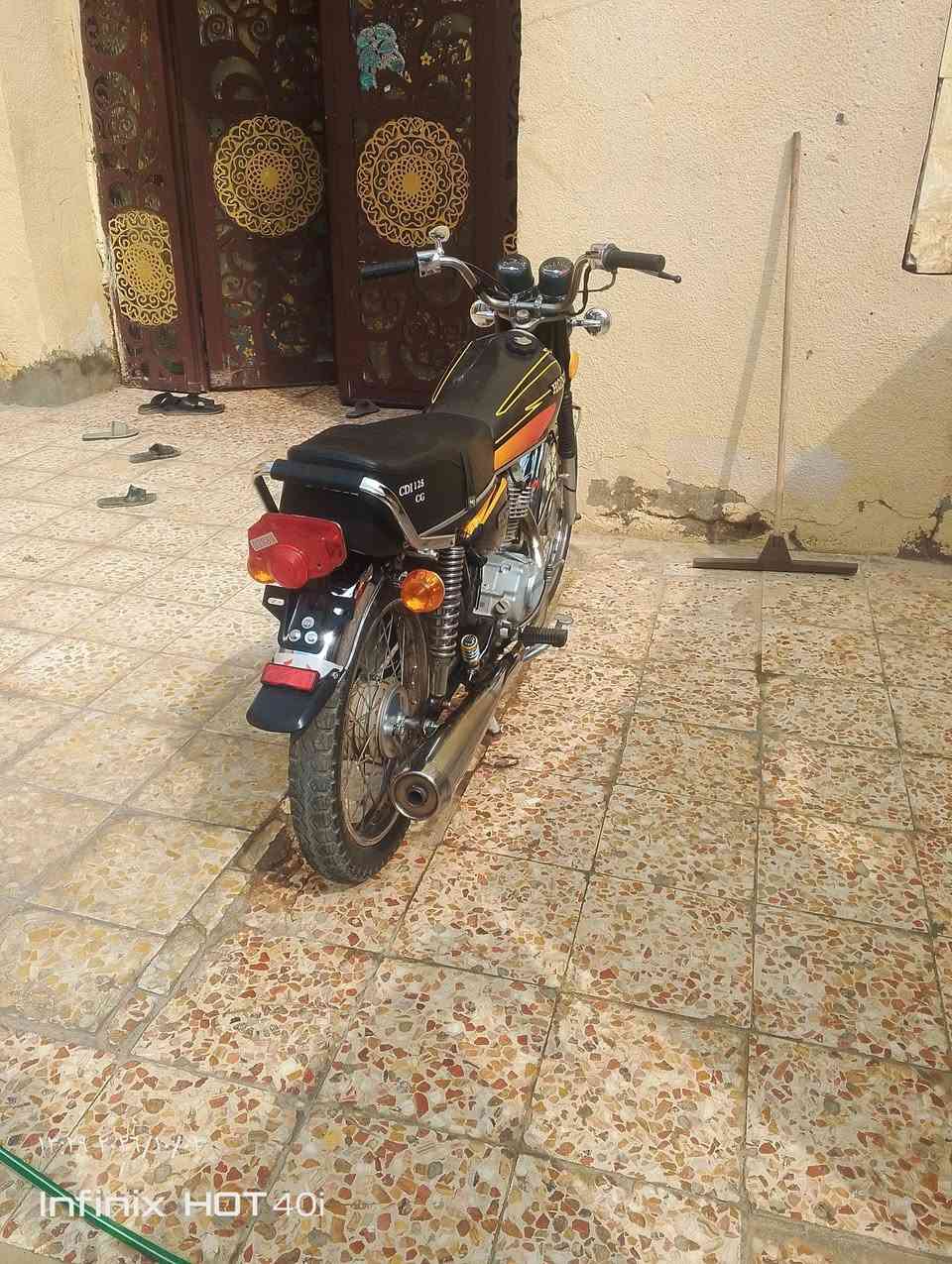 بدون اوراق مكفوله عشاير شاصي نامه شلامجه مكفول محرك مفتوح عينه ولايت كهربائيات شغاله وكله جديد ب 750 وبيه مجال مكاني ميسان حيل عامل نهايه شارع عكش ***********

نص مكتوب في الصور:
- ١٤:٢٩ ٢٠٢٦/١٠/٠٣
- Infinix HOT 40m
- Infinix HOT 40i
- ١٣:٢٩ ٢٠٢٦/١٠/٠٣