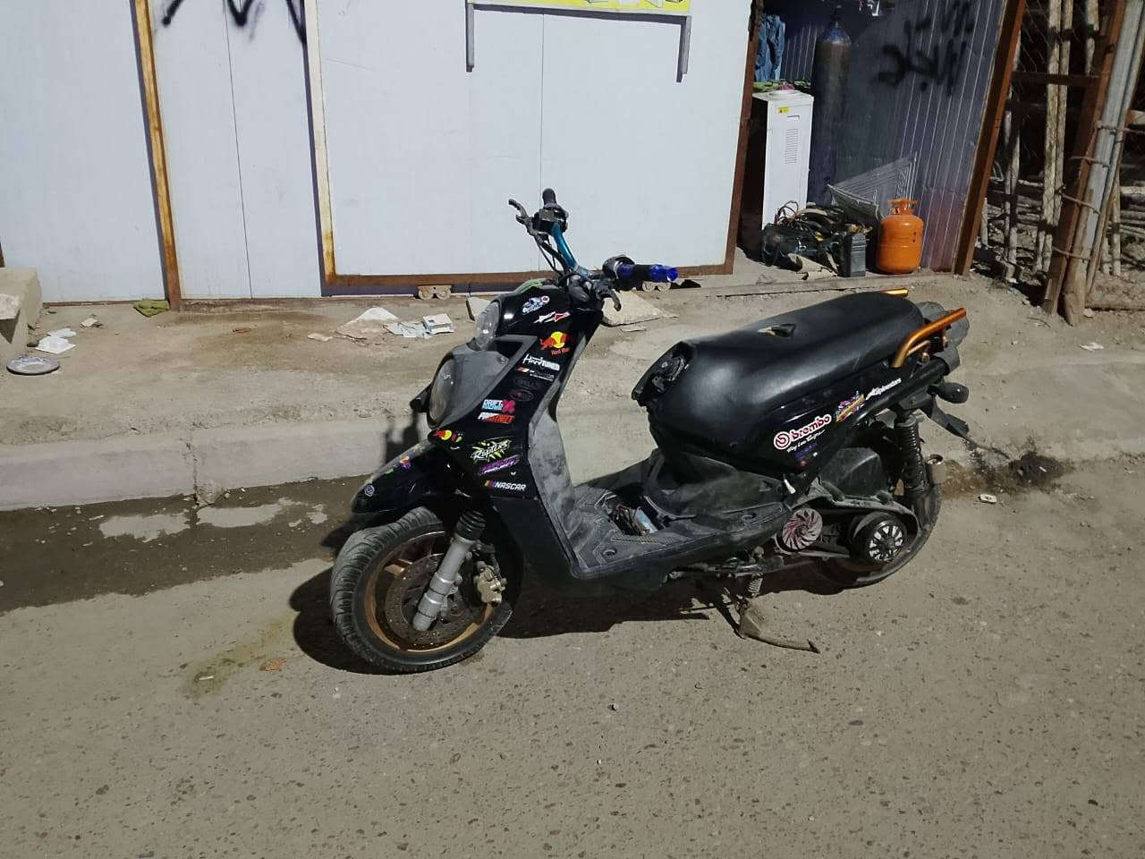 السلام عليكم سعر 450قفل قفل قفل محور كابريتر وبيها خربطه ب كابريتر ربع ما يطح منها خسران هواي بيها مو شراي لا يتعبني فضلا وليس امرا سنكس جبلي محور كابريتر عليها هواي تزويد كلجات ب150الف شادهن شلعه تاكل الكاع عنوان بغداد شعب قرب سيطره الشعب القديمه مو شراي لا تتصل  *********** بي واتساب
