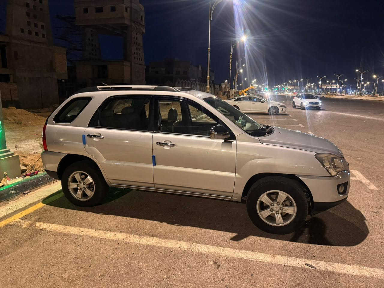 السلام عليكم سبورتج للبيع ٢٠٠٩ خليجي بيها قطعتين رش كلير بدون دواخل كير محرك مكفول رقم بغداد مكان السياره كربلاء المقدسه السعر ٩٨وبيها مجال ***********
