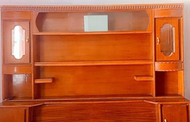 السلام عليكم اخوان توجد غرفه اخشاب للبيع صاج حطاطه سعر 600وبيه مجال ,***********
