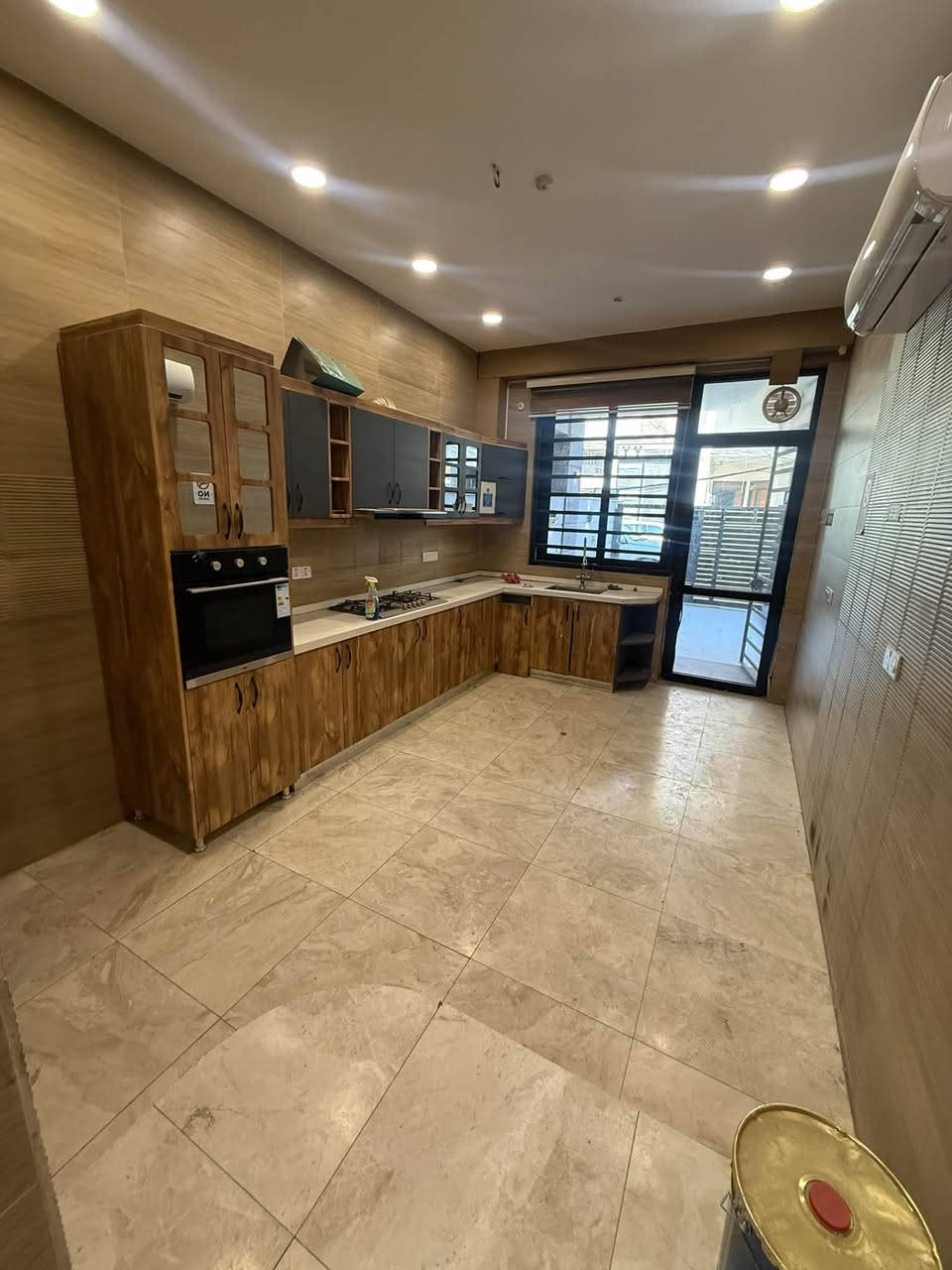 عرسات الهندية • ٢٣٠م • مكاتب