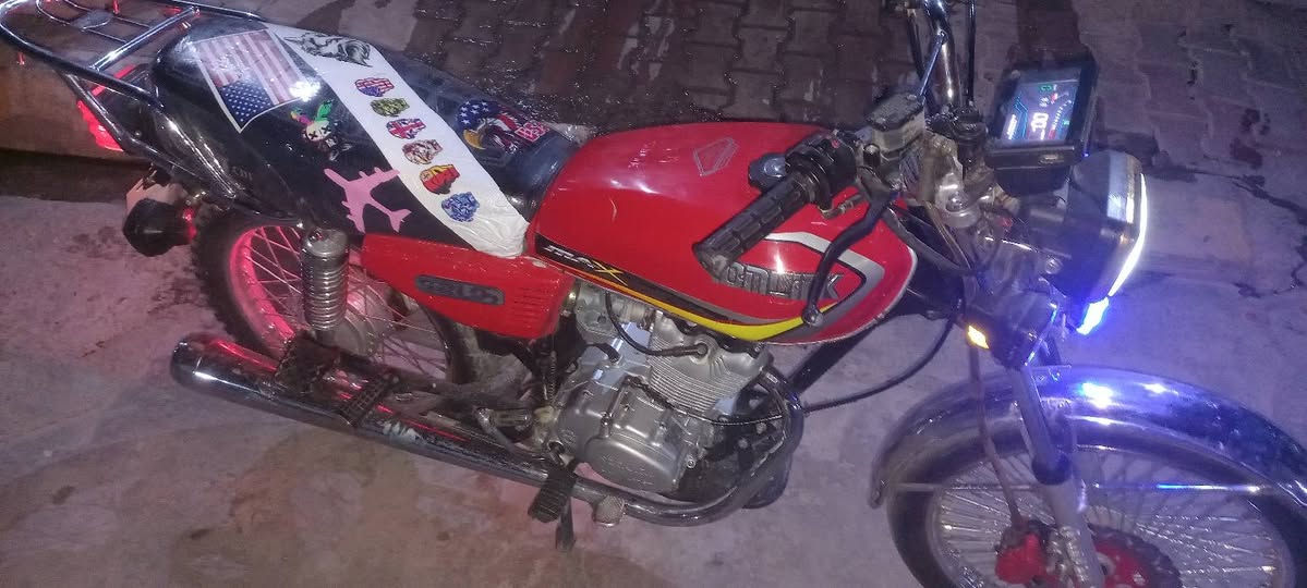 ***********سونك البيع موديل 24 شرط نضافه فول كهربائية كله شغاله سعر 550 ويرهم مروس  بدراجه خمسه كير مودبل 25 25 23
