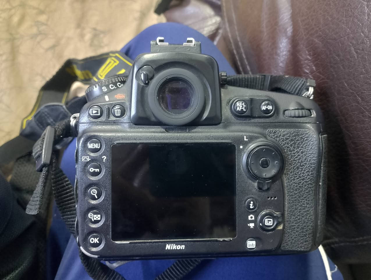 نيكون D810 • عدسة 24-120mm • خدوش بسيطة