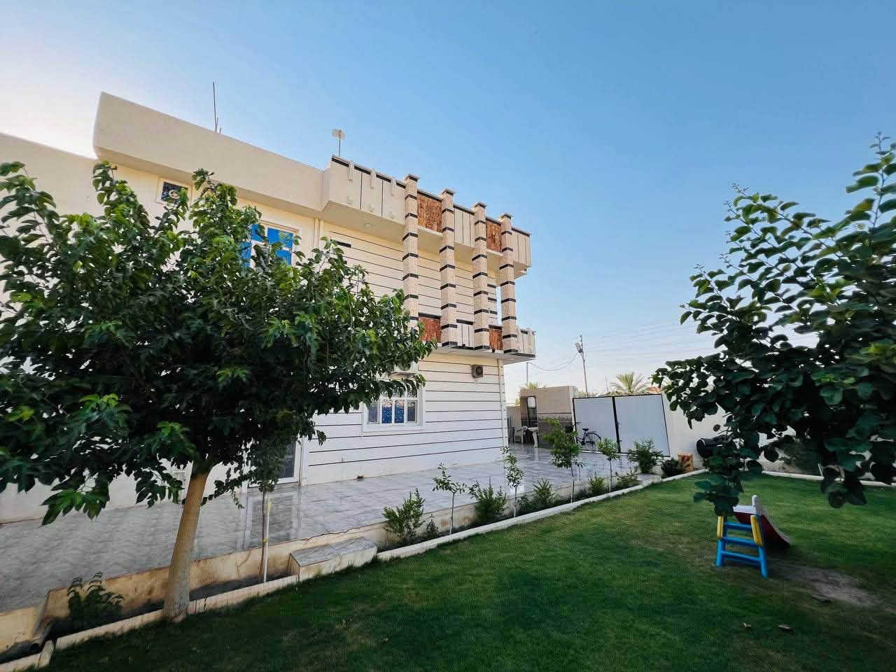 🏠 البيت للبيع مكان مميز 🏠
📍موقع الرمادي مدخل الرمادي الشرقي الواقع على طريقين السجاربه القديم والجديد 

مساحه الارض الكليه (٦٥٠) مساحه البناء (٢٦٠) 

علما ان البيت  طابقين ومؤثث بالكامل  

الاستفسار على السعر اتصال 📞 

‭***********‬

@إشارة
