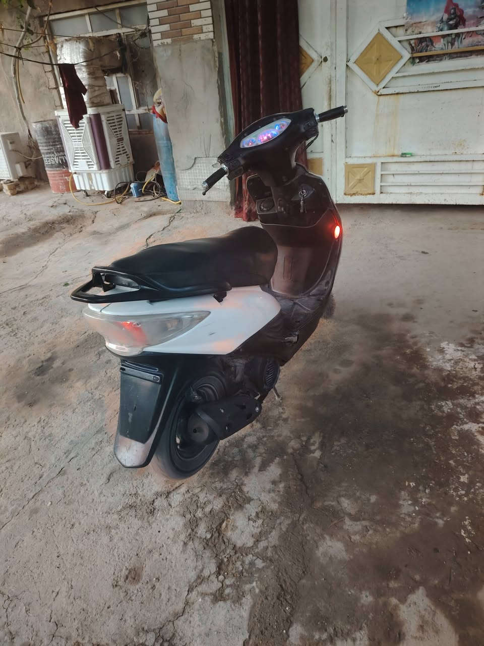 سلام عليكم دراجه كامكو جي فور بلاديه مجفته مره وحده جاهزه من كلشي مكينه ناعمه خرسه شلعه فول نكره سلف سعره ٣٥٠ وبيها مجال حك الجيه مكاني كوفه عباسيه ***********

