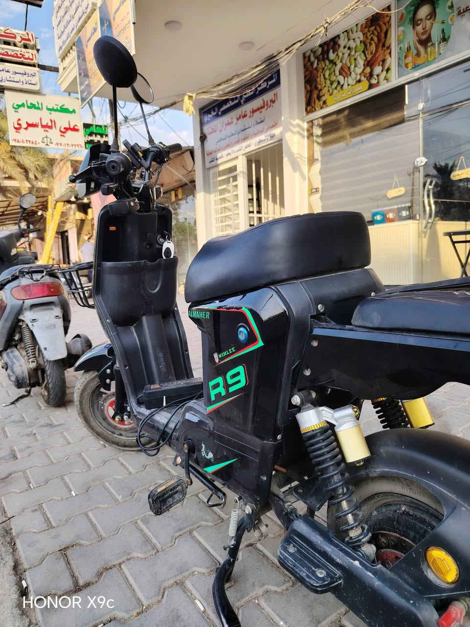 دراجة شحن R9 حالتها جيده استخدام قليل
السعر 450
***********

نص مكتوب في الصور:
- HONOR X9c