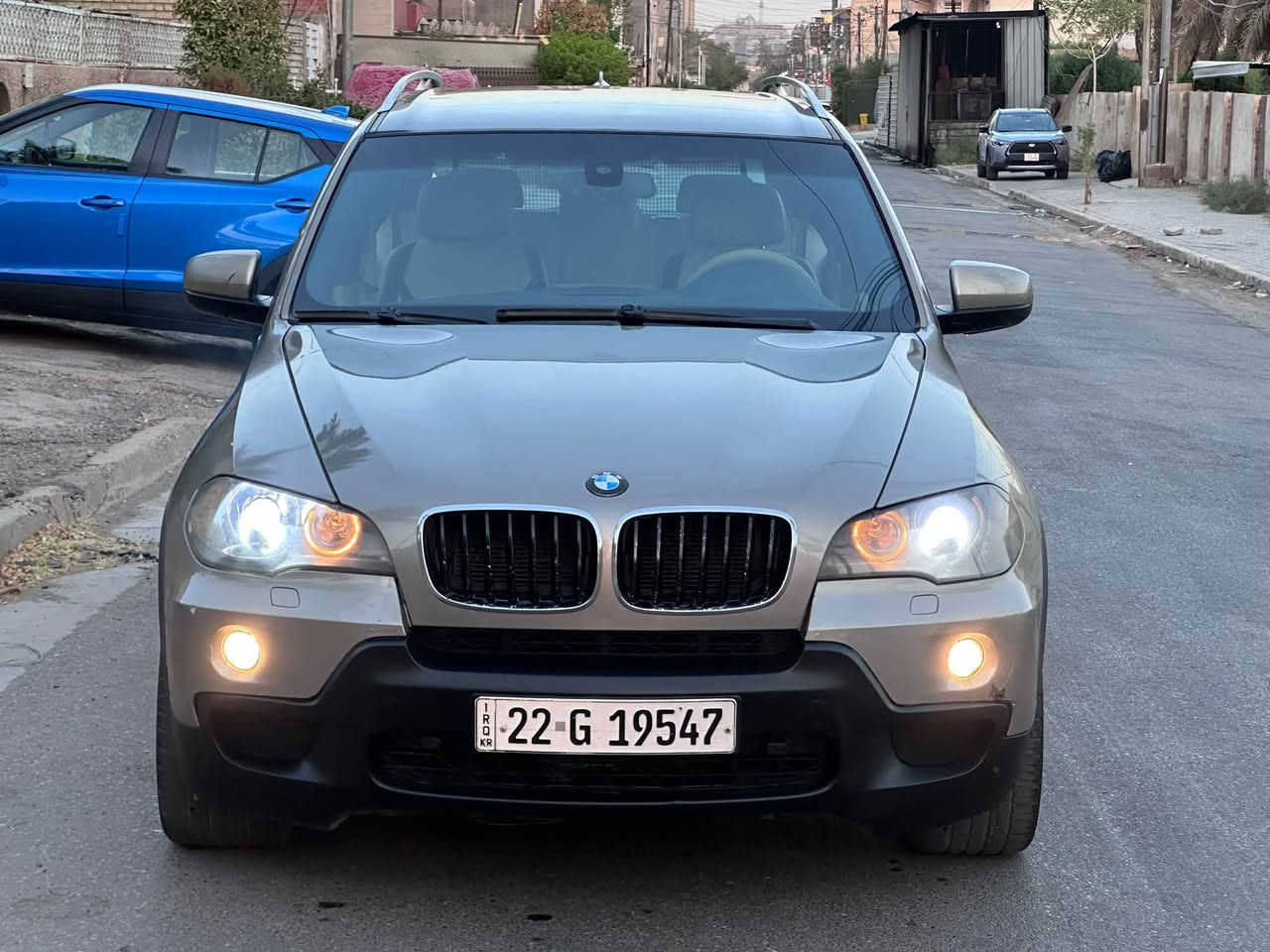 سلام عليكم 
للبيع او مراوس حسب القناعه اخوان ممتواجد ع الفيس

بي ام X5 موديل 2008 وارد خليجي مكفوله 

محرك ديزل حجم 3.0 كاز بلادي جديد مكفول 

كير اوتماتيك كوبره  ثلاث وضعيات جديد مكفول 

فور ويل X درايف شغال ما بي اي مشاكل او عطل 

كهربائيات كلها شغاله وكلها ع وضع الشركه بلادي

السياره فول مواصفات عدا الفتحه كلشي بيها شغال

تبريد قطعتين شغال ثلج مبدله منضومه جديده كامل

تخم تاير جديد اصلي تخم ويل كب بلادي حجم 20 

مرش شفط كشنات جلد بيجي تتفه تبريد بل كشن بصمه
ستيرا كهرباء لايت بك لايت لد بلادي زنون بلادي لايت متحرك
جنطه شغط شاشه كامره اندرويد اصليه كلشي شغال بيها 

سياره مكفوله من اي ضربه او صبغ كلها ع وضع الشركه 

رقم اربيل سنويه 2031 هزه 2026 شرط التحويل او الوكاله حاضر
سيارت كلش قتصاديه ومال بيت وبل مشي شلعه ومعدل متلزم كلش نشطه وناعمه وما بيها اي عيب 
طبعا مسجله بل محطات مال العراق كله بل حصه مال الكاز شوكت متريد تفول وبي مكان عادي 

السعر 100 ورقه وبي مجال للشراي العنوان بغداد حي الخضراء 
***********. للستفسار اتصل او دز وات ساب ممتواجد ع الفيس

