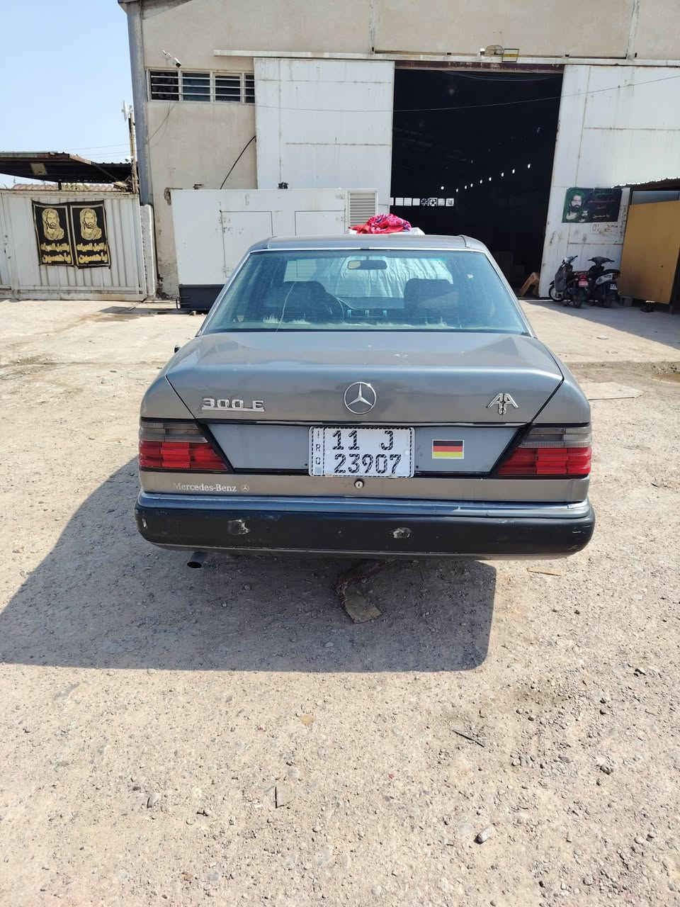 السلام عليكم مارسيدس دب محرك VVT مال راس ثور ثنين ونص مكفوله من الضربه قواعد دبل مكفوله سليمات 
محرك جديد تبريد ويه السويج ثلج 
رقم بغداد بسمي 
سنويه لحد 2030 
دواخل سياره نضيفه 
حداديه جاهزه 
العنوان ميسان العمارة 
***********

