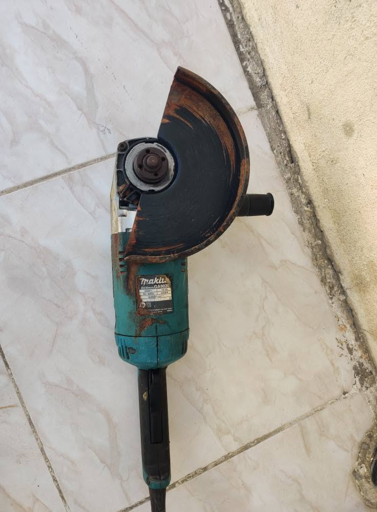 کۆسەرەی ماکیتا 220V حەقیقی
ئەم کۆسەرە بۆفرۆشتنە کۆسەرەی گەورە بەشەڕتی هەموو شتێک *********** أربيل, العراق
