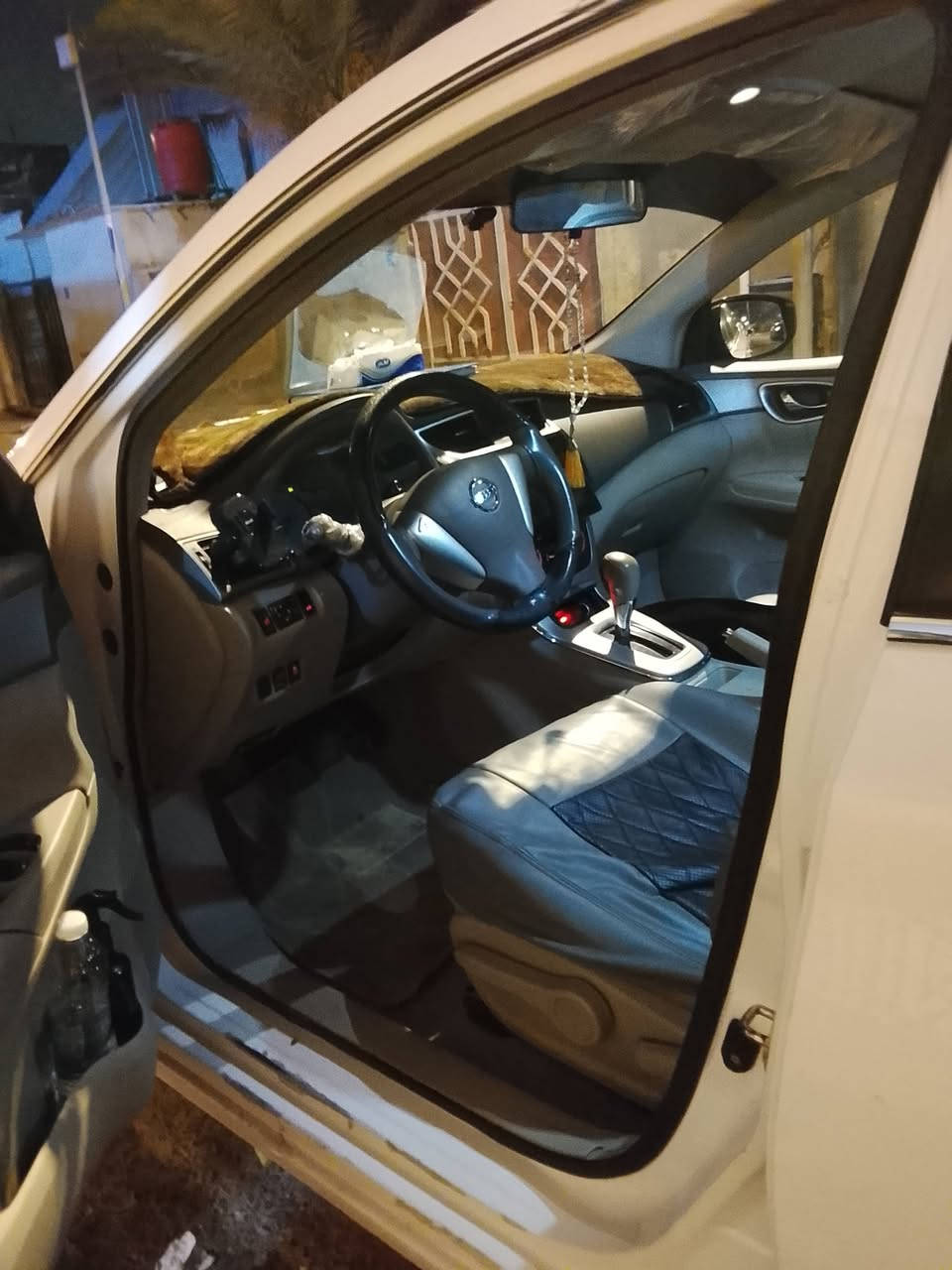 رقم تلفون ***********
سياره نيسان سنتر موديل 19 خليجي رقم اربيل جديد مكفول كفاله عامه بيها دوس وطخات فقط السعر
