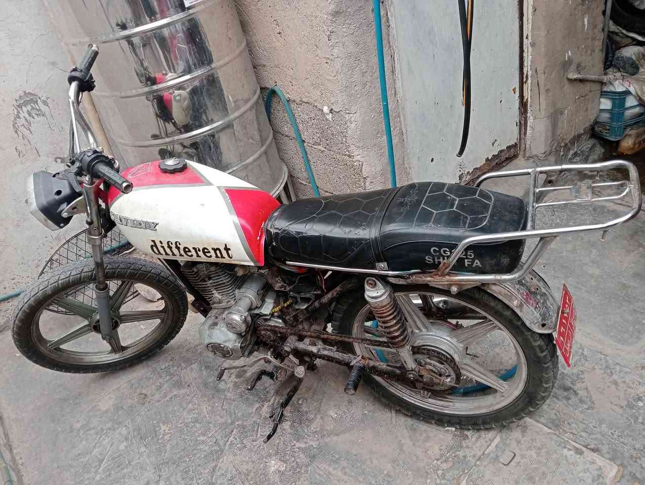 دراجه حمسه كير كوم حديد ابيعلك شغاله عنواني بغداد الحسينيه مال راشديه سعره 275وبيه مجال قليل حك الجيه المو شراي لا يعامل ***********بي واساب
