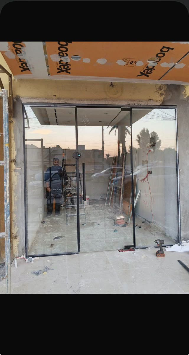 زجاج البيات لعمل كافة الجامخانات العادية والمتحركة  زجاج سكيورتي وزجاج عادي والمنيوم وكافة اعمال الزجاج للاتصال ***********
