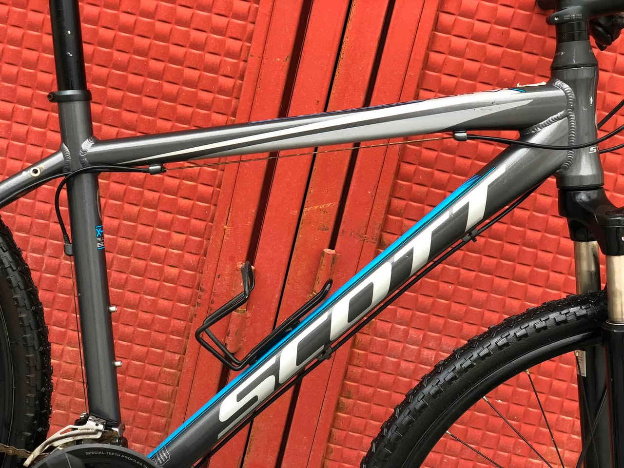 بايسكل / سويسري❤️

ماركة /Scott

اورجينال

المنيوم 

قياس/ ٢٩ 

فريم / M

بريكات هايدروليك 
‏shimano

ماشة دبل 
SRsuntoure

٣ * ٨ كير 
Shimano

مكينة خلفي 
‏ shimano alivio

مكينة امامي
Shimano

سعر / ٢٨٥$

***********

📍مكان/ سليمانية :- بكرجو جديد - قريب جامع احسان

توصيل موجود لي كل محافظات 🚕
