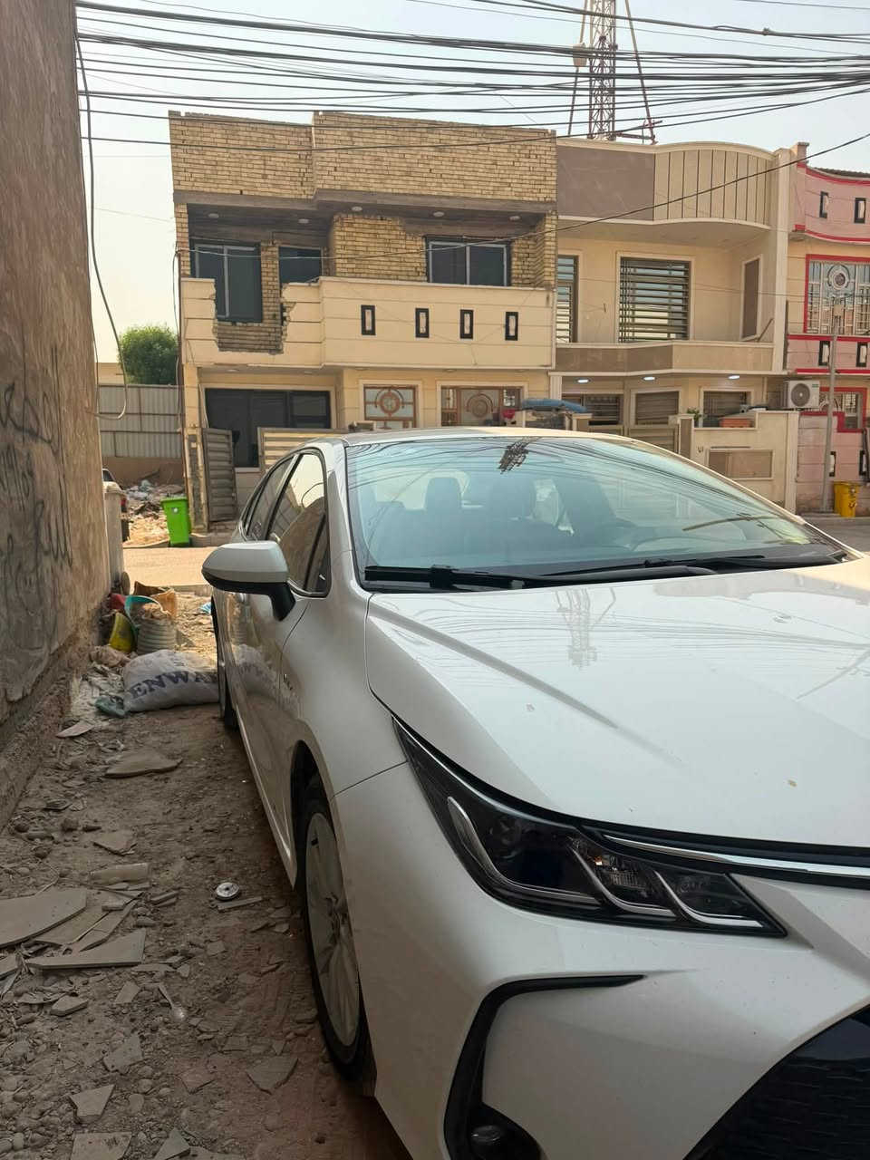 السلام عليكم 

كورلا هايبرد 2025 مكفولة بيها فقط شخط بسيط بالباب و BDR ع كد اصبع بحافة الباب 

فول مواصفات ماعدا الكشن مو كهرباء سنوية بأسمي وهزة جديدة داخل جلد اسود ماشية 13 الف فقط 

سعرها 159 وبيها مجال حك جيتك 

مكانها بغداد الكرخ 

تواصل ***********
