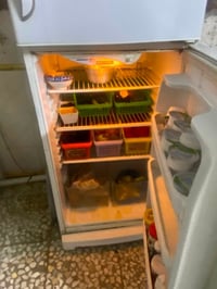 ثلاجه للبيع كولشي مابيهاام تفاحه 18قدم للبيع 300وبيها مجال بسيط  07713...
