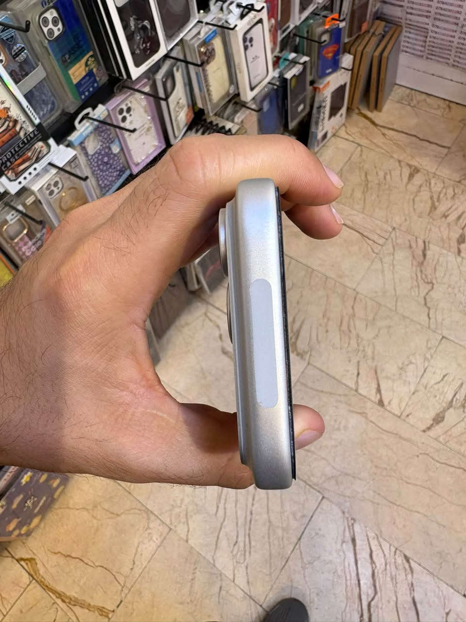 السلام عليكم
Iphone 17 pro 256GB esim
برو مو برو ماكس
بطارية 100 مشحون 60 مرة
نظافة ‎%‎ مستعمل شهرين
مكفول من التصليح ومن أي خلل ومن أي ضربات
باكيت وكيبل أصلي
السعر مليون و460 قفل
مكاني بغداد العامرية
***********

نص مكتوب في الصور:
- ٦:٢٢ حالة البطارية حالة البطارية عادية تعمل بطارية iPhone هذه على النحو المتوقع. حول البطارية والضمان... الحد الأقصى للقدرة ١٠٠٪ هذا قياس لقدرة البطارية مقارنة بقدرتها عندما كانت جديدة. قد تتسبب القدرة المنخفضة بتقليل ساعات الاستخدام بين عملية الشحن والأخرى. عدد الدورات ٦٣ هذا هو عدد مرات استهلاك iPhone لقدرة البطارية. معرفة المزيد... تاريخ التصنيع كانون الأول ٢٠٢٥ أول استخدام تموز ٢٠٢٦