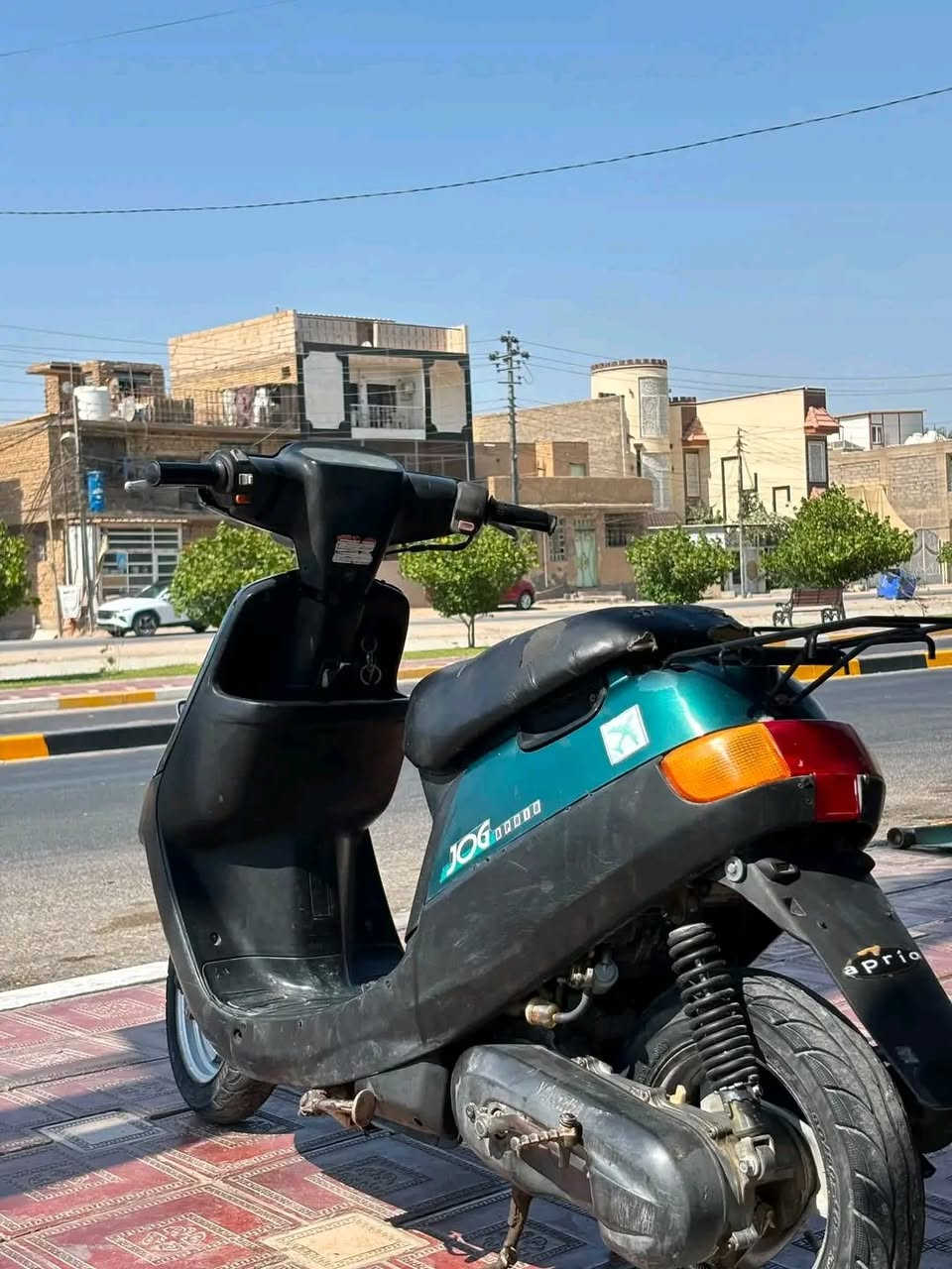 السلام عليكم دراجه بطه للبيع نضيفه ما مفتوحه مكينه ناعمه شاصي مكفولل كهربائيات شغاله تايرات جدد شرط المكاتبه  السعرر 250 وبيه مجال قليل المكان كربلاء العطيشي الاتصال ***********
