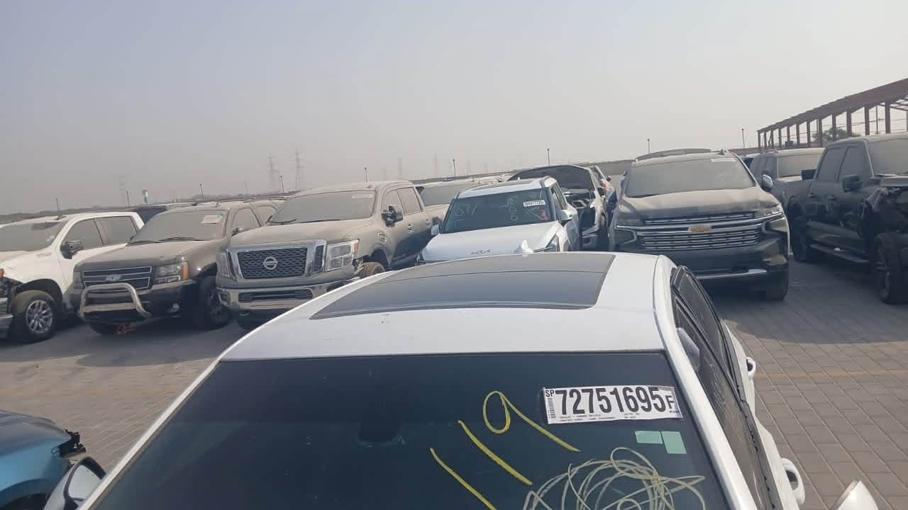 السلام عليكم
اوباما موديل 16 قئة ال S 
دخول جديد  كتاب ضباط فول 
مواصفات حادث باب خلفي فقط 
***********
