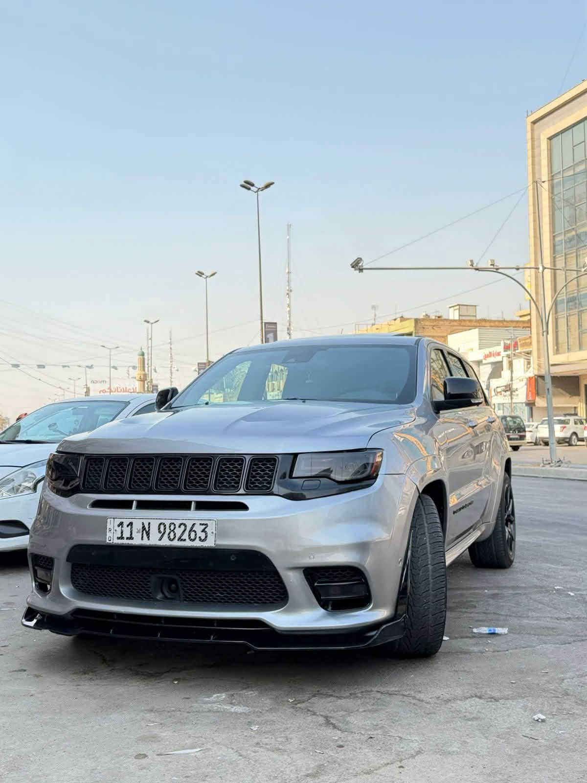جيب SRT • ٦٤٠٠ • كلين تايتل