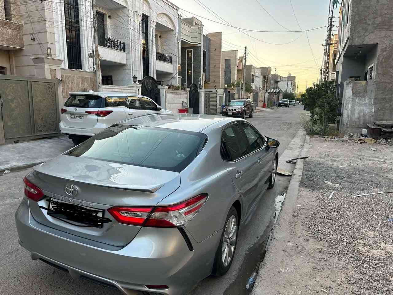 السلام عليكم
كامري موديل ٢٠٢٠ وارد كندي مواصفات se 

حادث جاملغ الخلفي الايمن وبيهه كم رصعه حالوب مصلح بي دي ار وشخط بالباب الخلفي الايسر السيارة ماشيه 102km 

كلشي مكفول ما عدا المذكور بالمنشور مكان السيارة بغداد وللاستفسار اكثر الاتصال على الرقم 

***********

