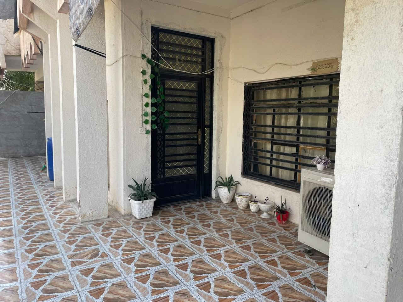 البو شامان • ٥٠٠م • بيت ومشتمل وشقتين
