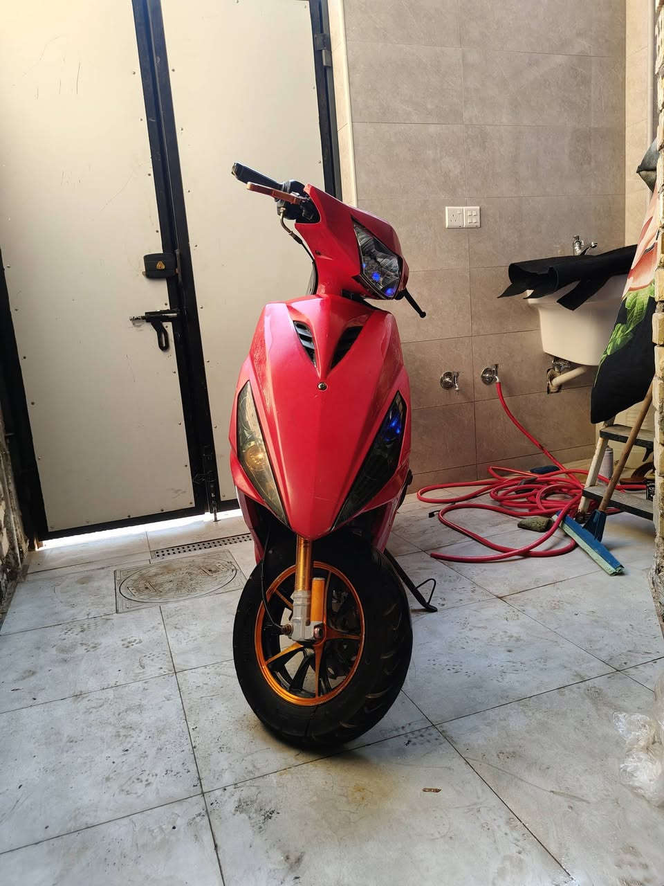 السلام عليكم ماكس مضلع موديل 2020 دراجة مكينة 150cc شلعة ومعدل فول كابريتر جديدة صالنصة توبو  سبع ألوان مكينة ناعمة وحلوة مفتوحة المكينة مكاني كربلاء اسكان العسكري للتواصل *********** اتصال عل خط واتساب متوفر
