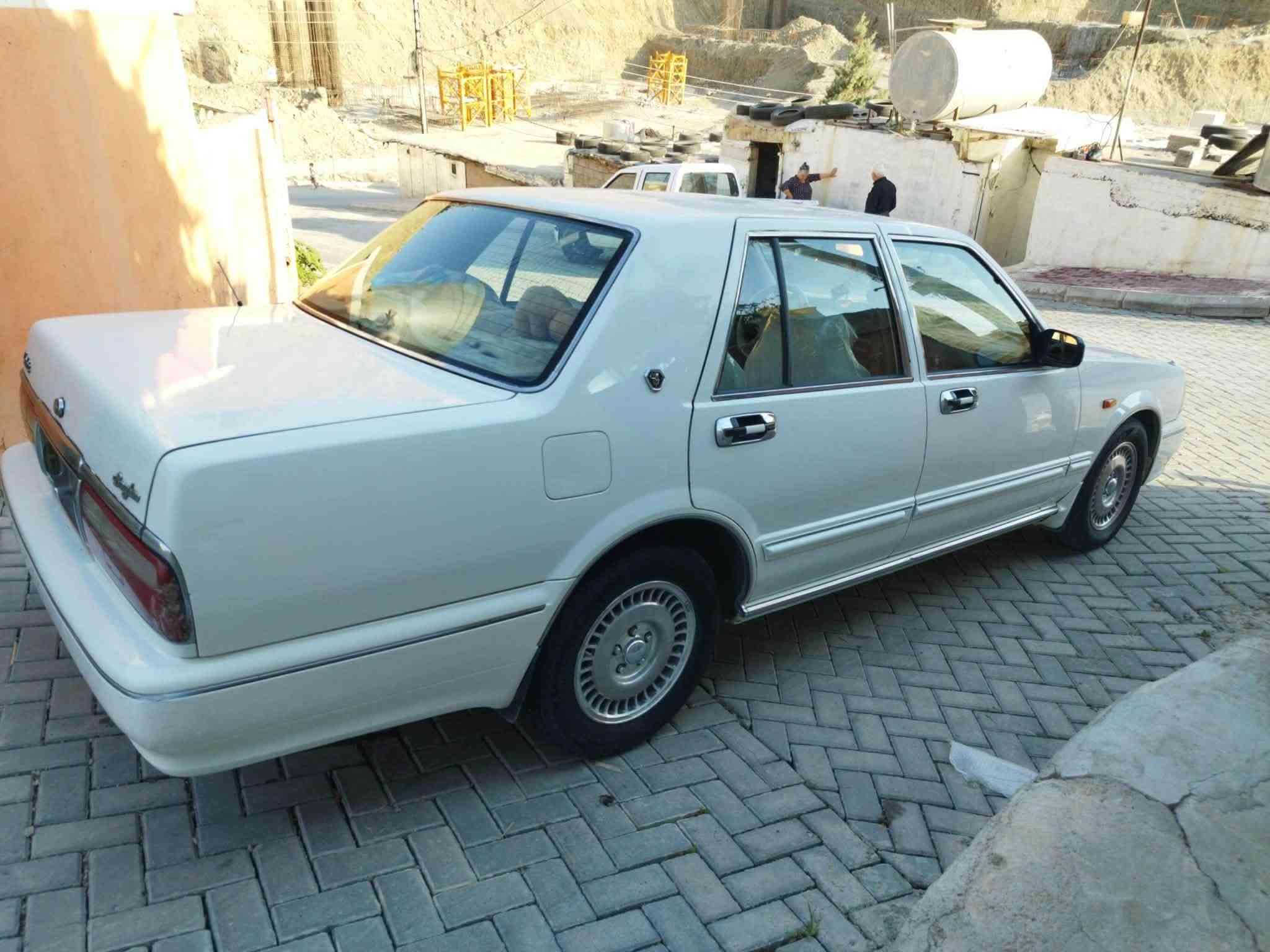 سياره نيسان  سدرك موديل 2001محسن سياره اي عيب مابي كير محرك خرسه تبريد ويال سلف لوك سنويه جديد لحد 2030 بسمنه مصفره هيئه غرامات  بس السياره سدرك عامتن صبغهه رفيع ويل وكت صبغهه وكع الجناي يعرف اي حادث مابي ضرر هه البونيد قطعتين السقف تلث قطع وسندوق سعر ٦٥بيمجال رقم ***********
